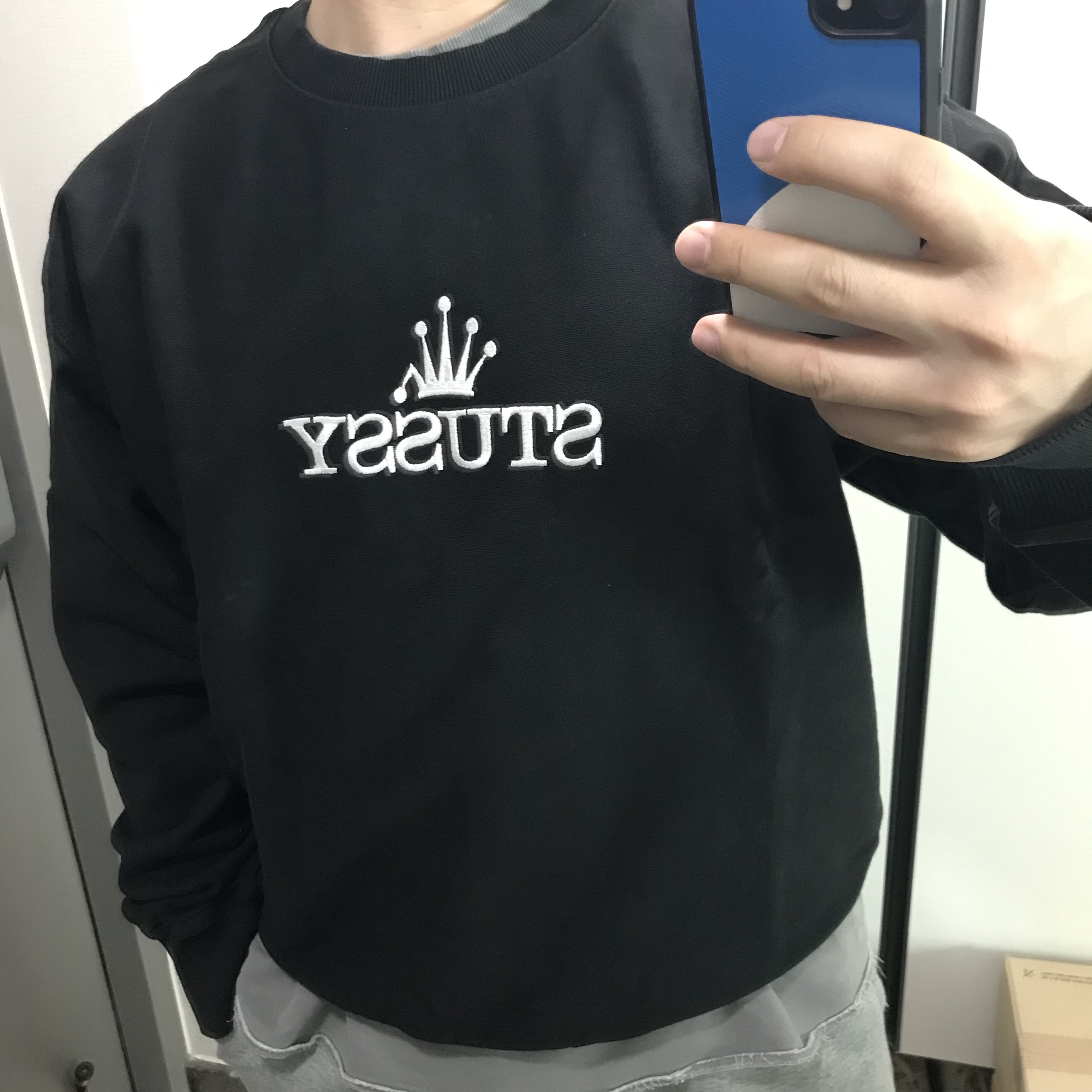 Stussy Glamour Pigment Dyed Crew Black 착용 스타일