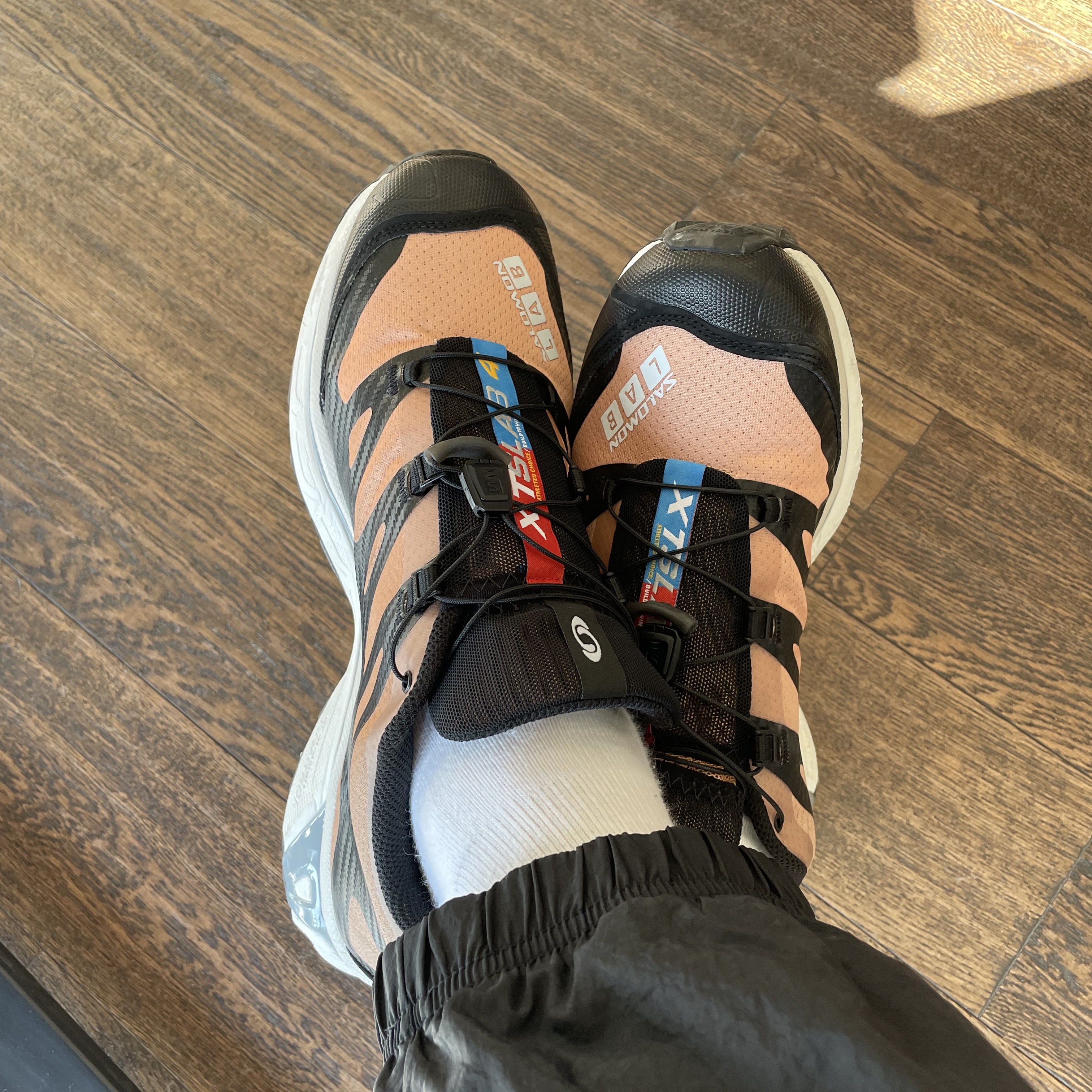 Salomon XT-4 Tobacco Brown 착용 스타일
