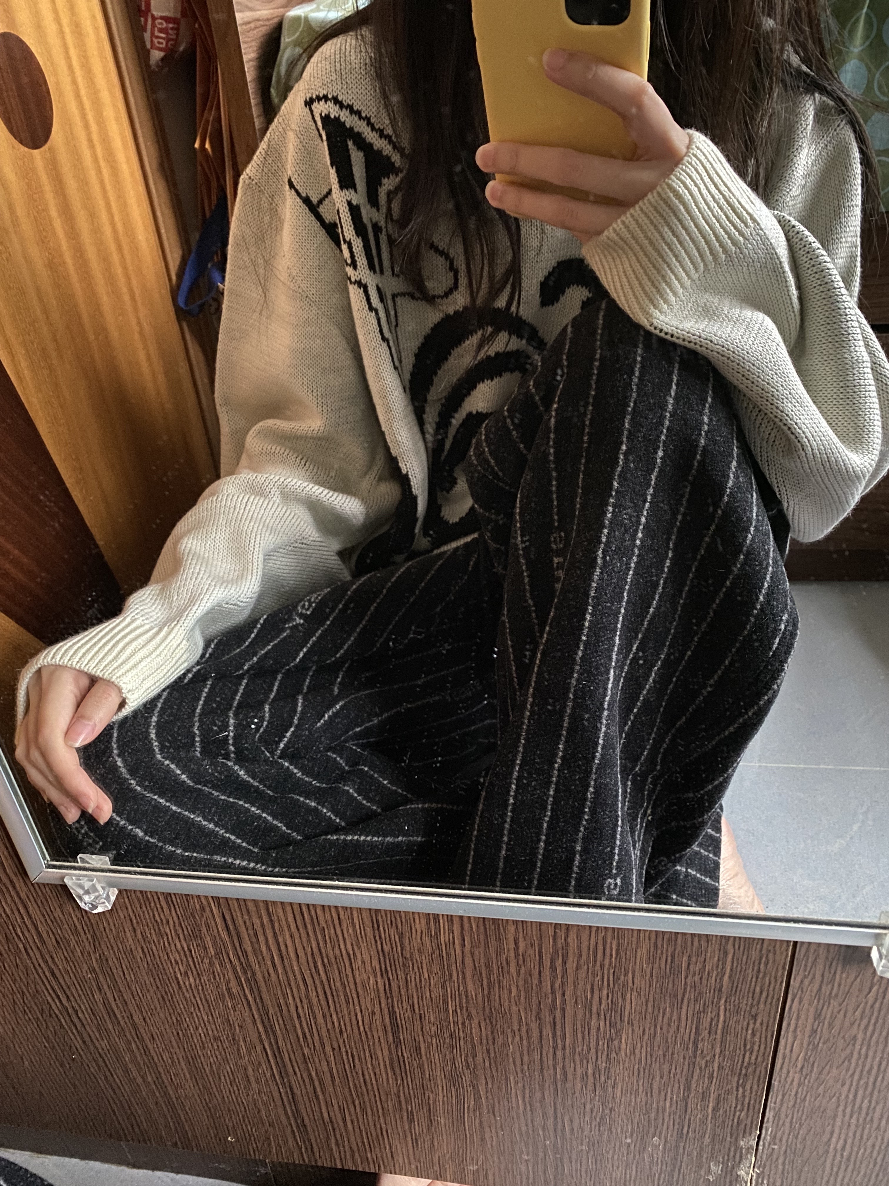 Nike x Stussy NRG LS Knit Sweater Fossil (DR2893-238), Nike x Stussy NRG LS Knit Sweater Fossil (DR2894-238) 착용 스타일