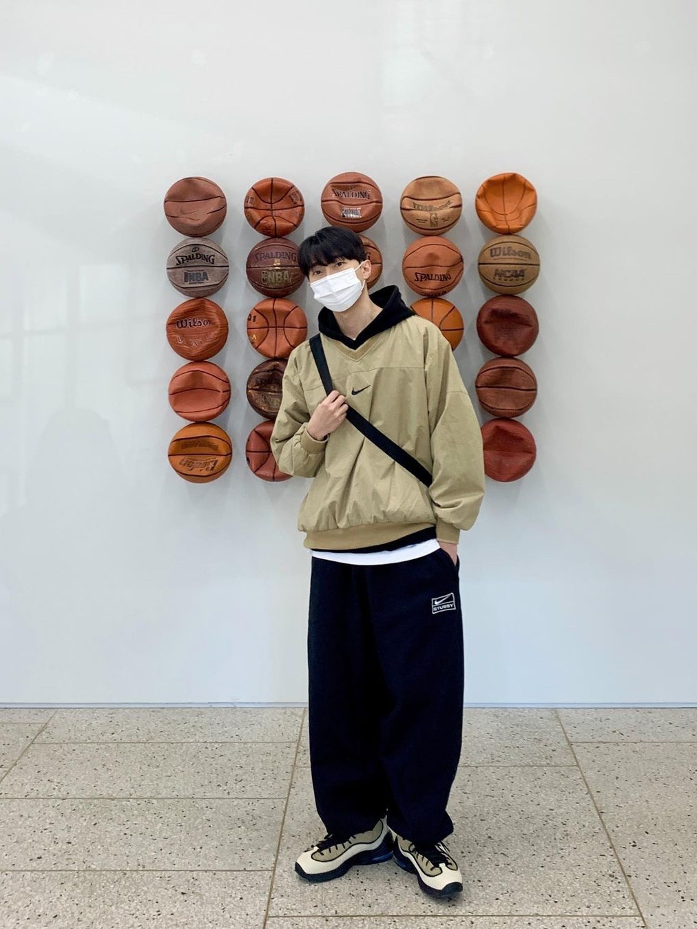 Nike x Stussy Air Penny II Rattan and Limestone, Nike x Stussy NRG Washed Fleece Pants Black (DO5296-010) 착용 스타일 - 1