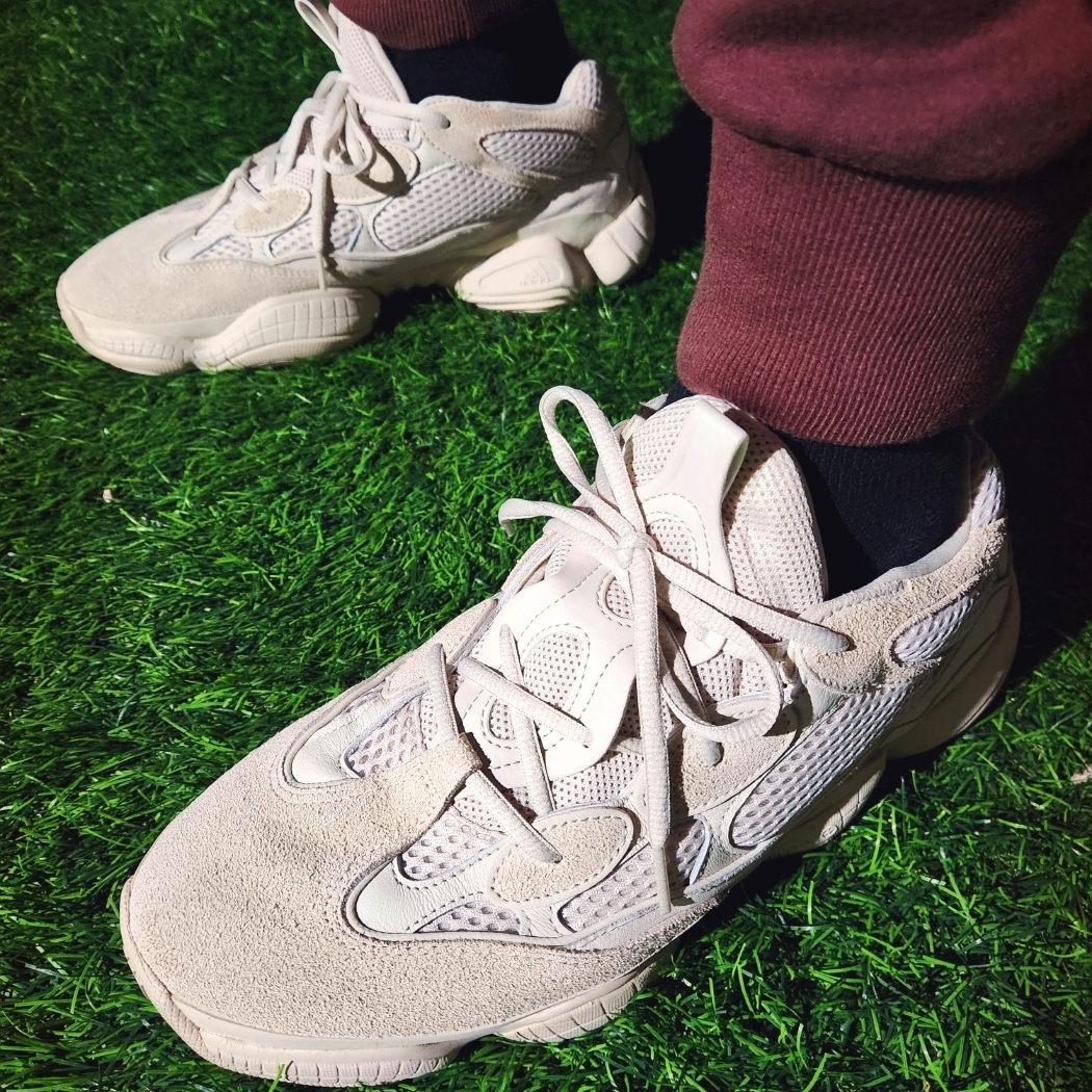 Adidas Yeezy 500 Blush 2018 착용 스타일 - 5