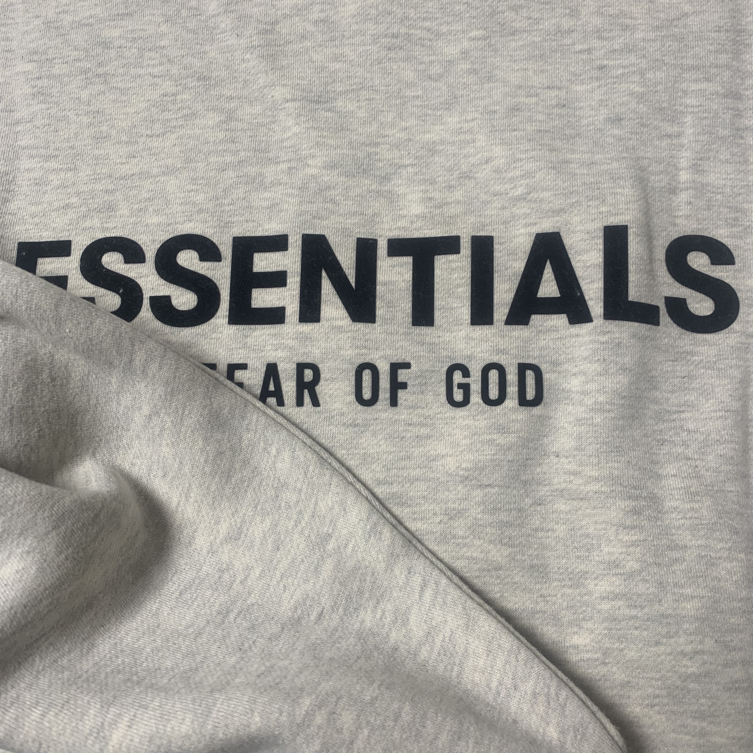 Essentials The Core Collection Hoodie Light Oatmeal 착용 스타일