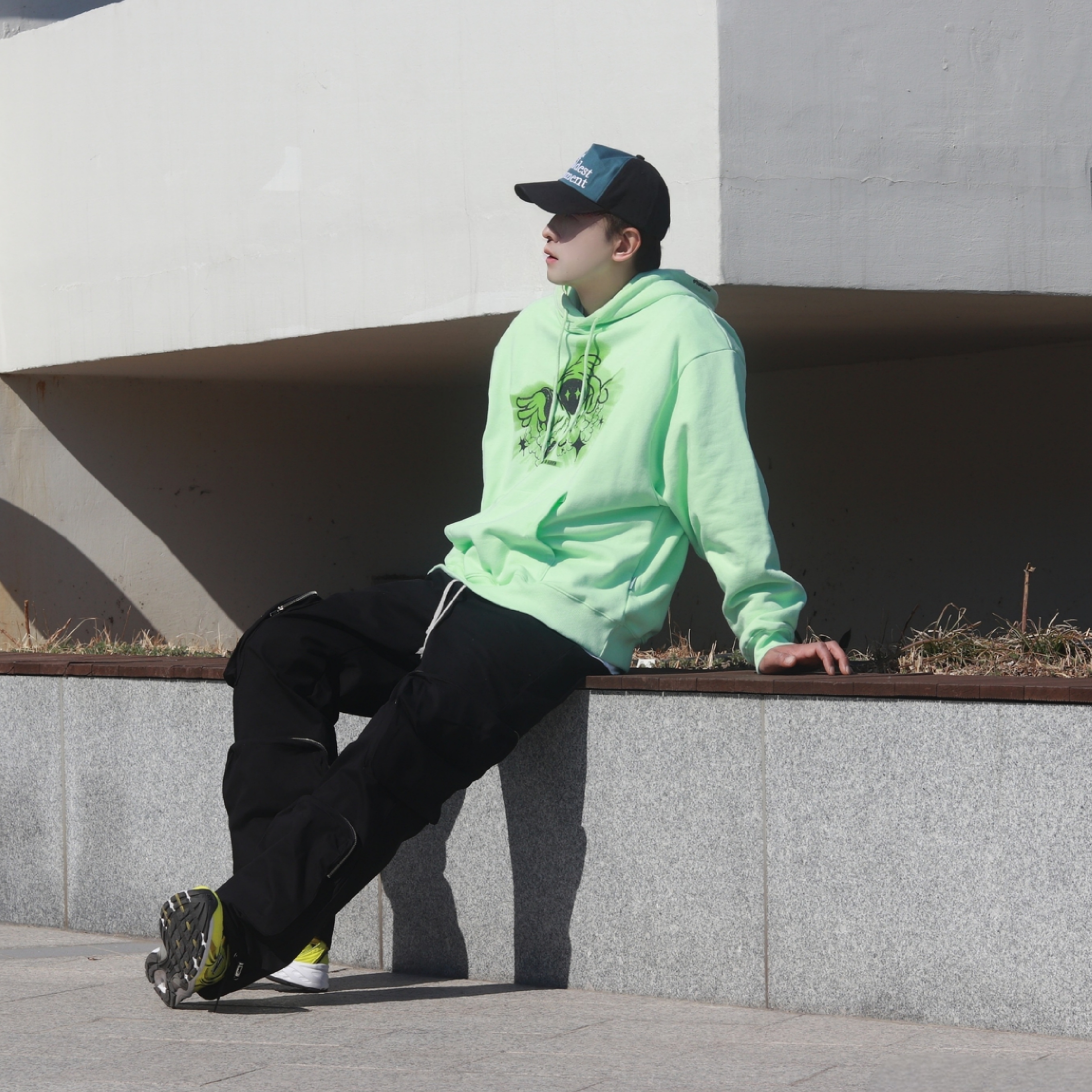 New Balance 530 Yellow 착용 스타일 - 5