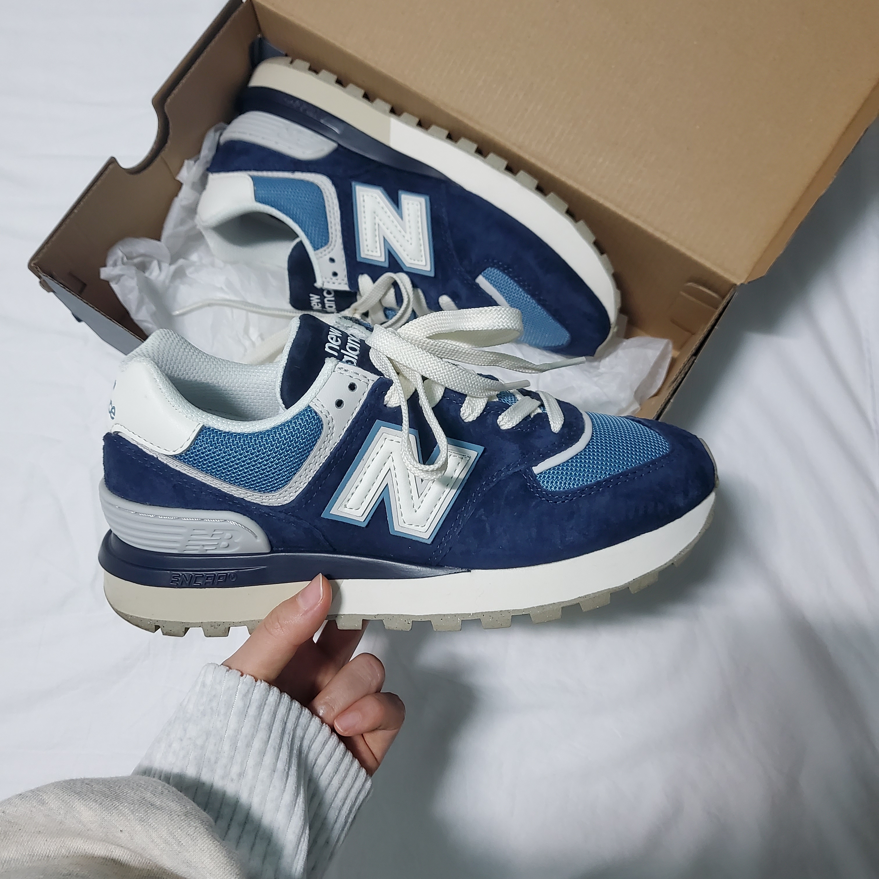 New Balance 574 Legacy Navy Sea Salt 착용 스타일