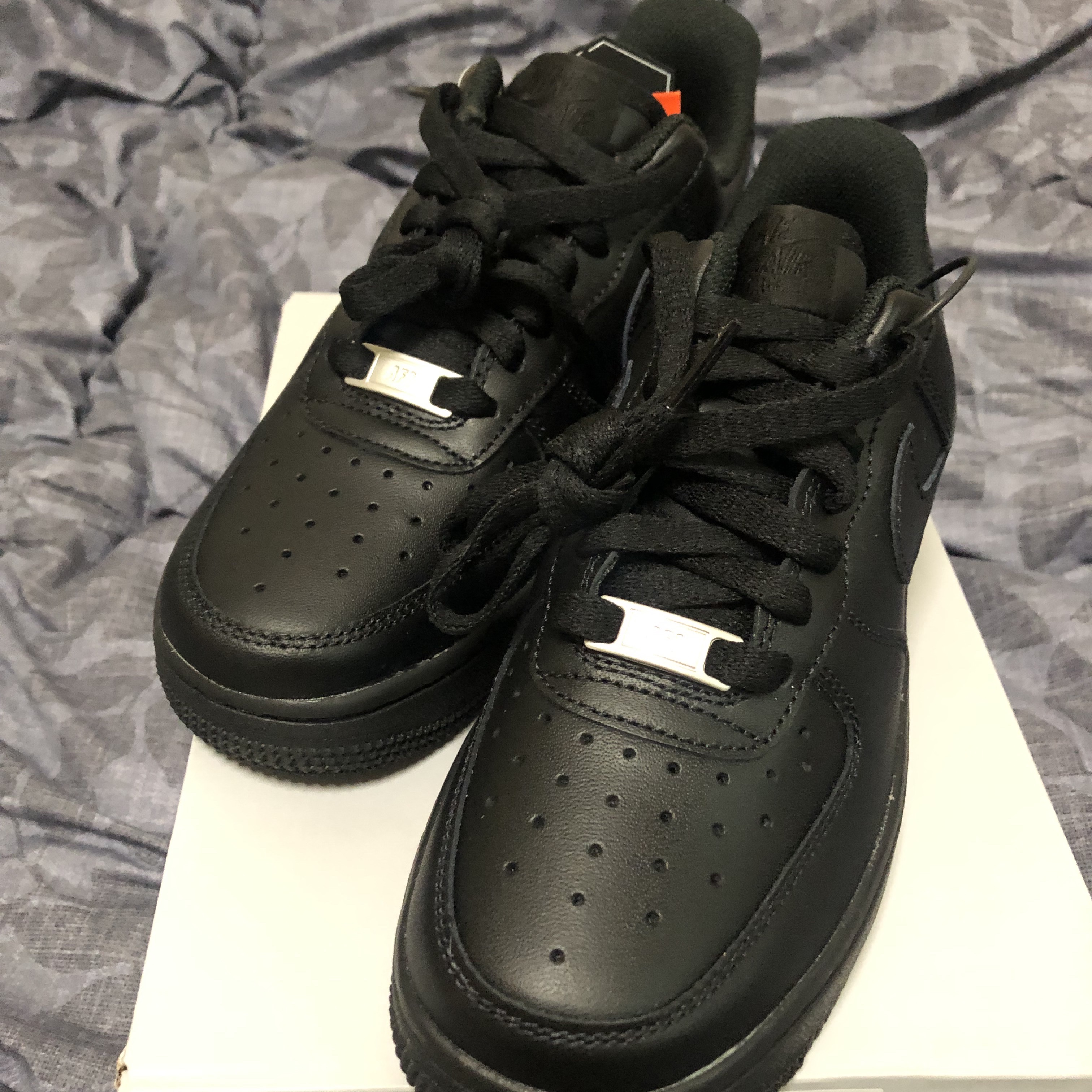 (W) Nike Air Force 1 '07 Low Triple Black 착용 스타일