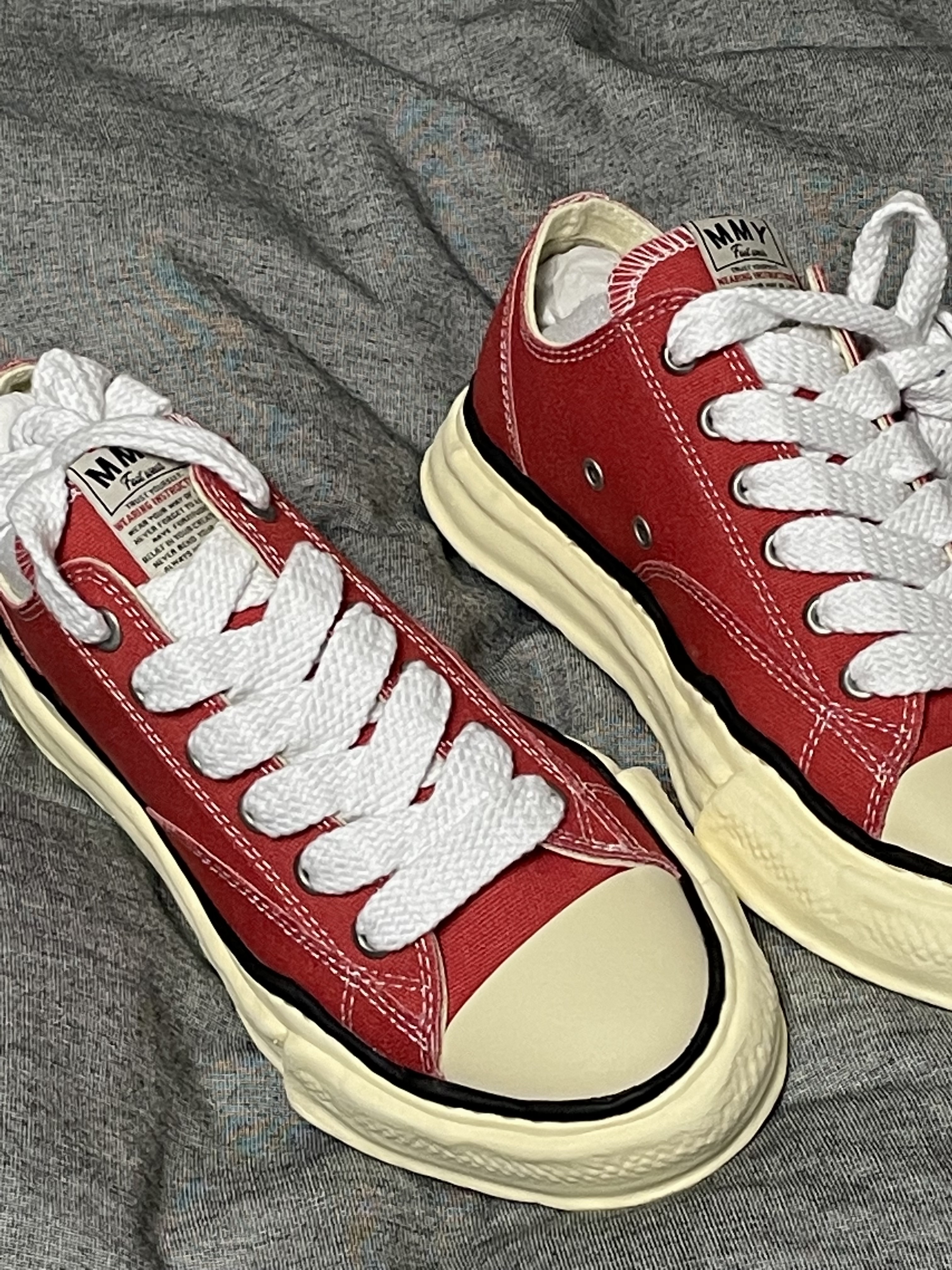 Maison Mihara Yasuhiro Peterson VL OG Sole Canvas Low-top Sneakers Orange 착용 스타일 - 3