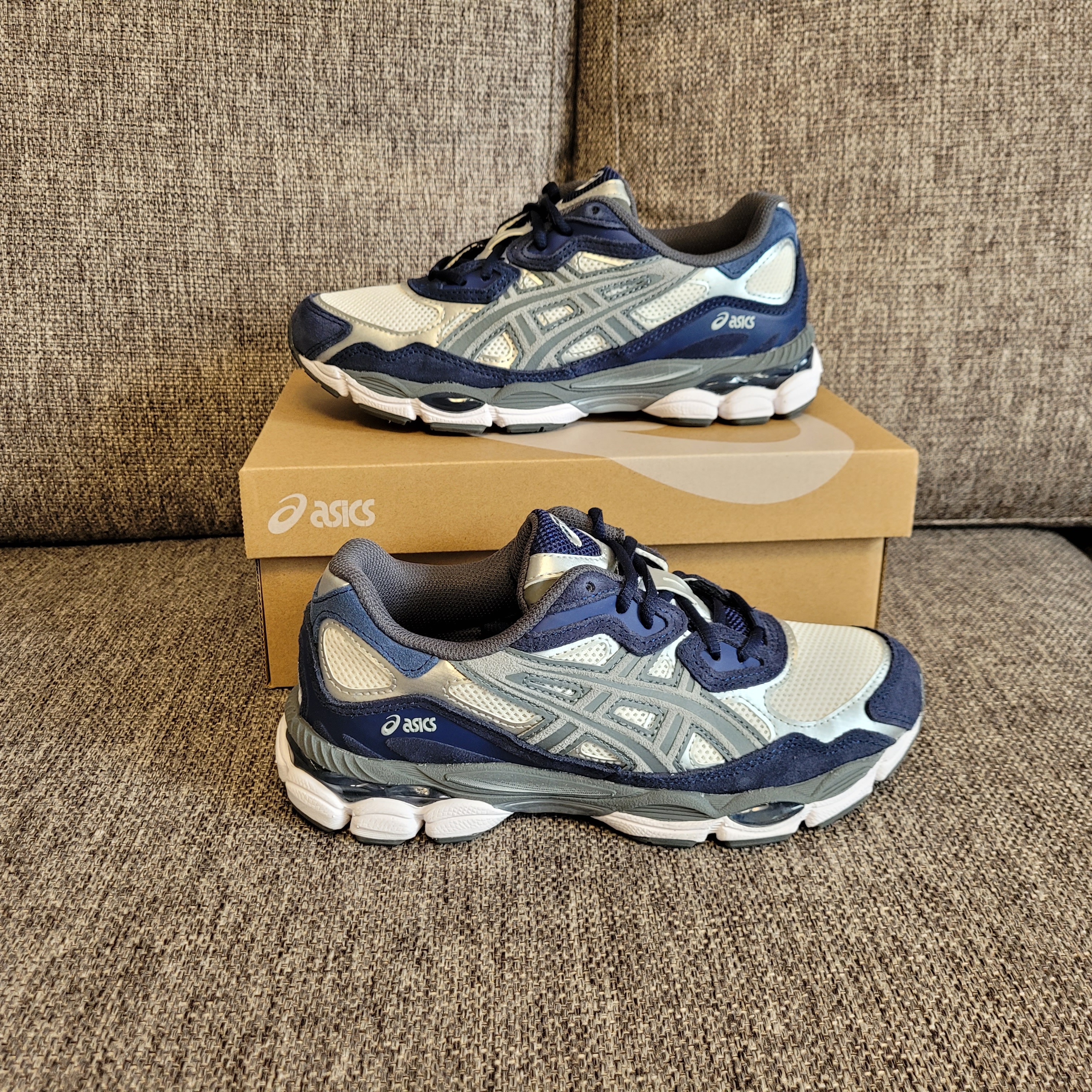 Asics Gel-NYC Cream Steel Grey 착용 스타일 - 3