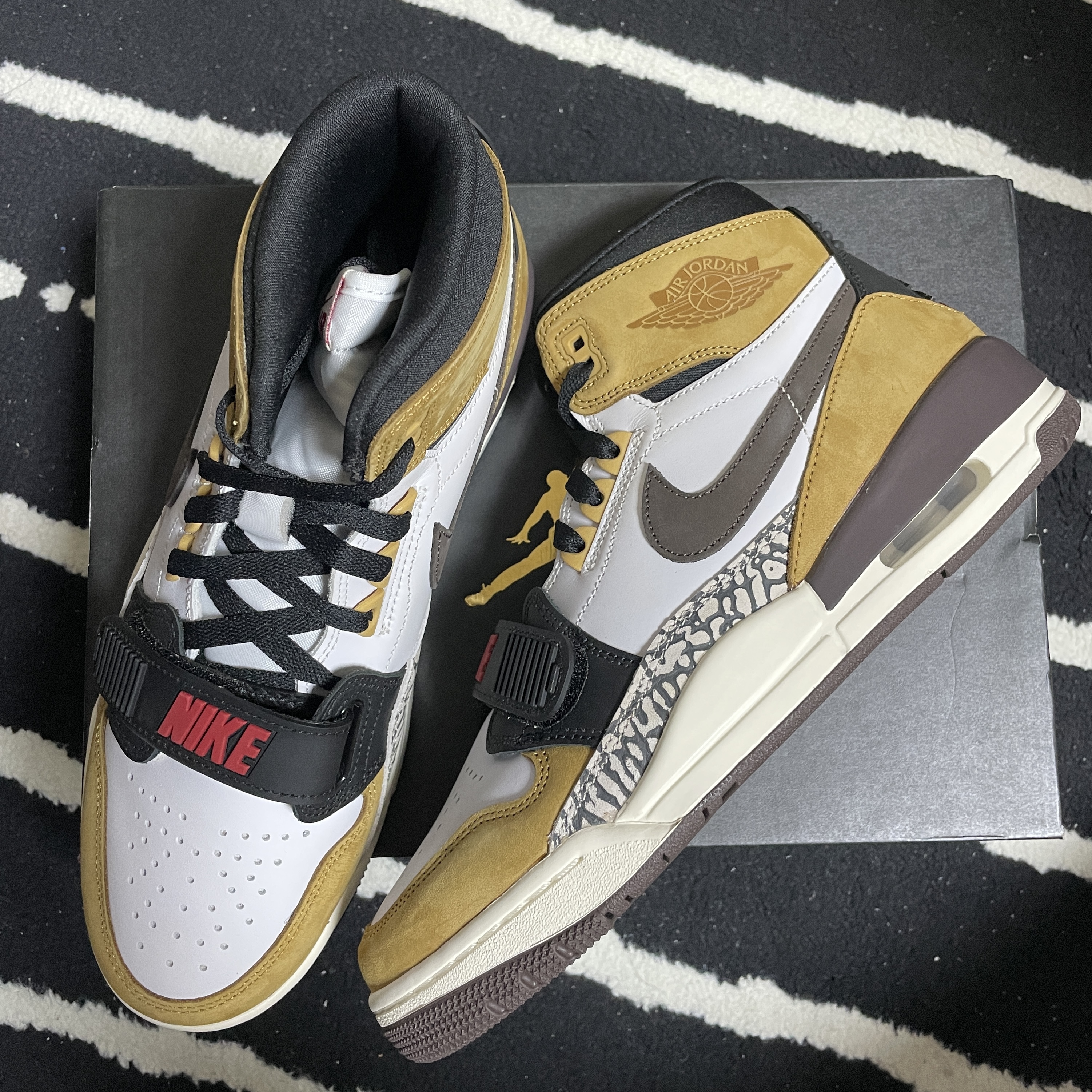 Jordan Legacy 312 Rookie of the Year 착용 스타일