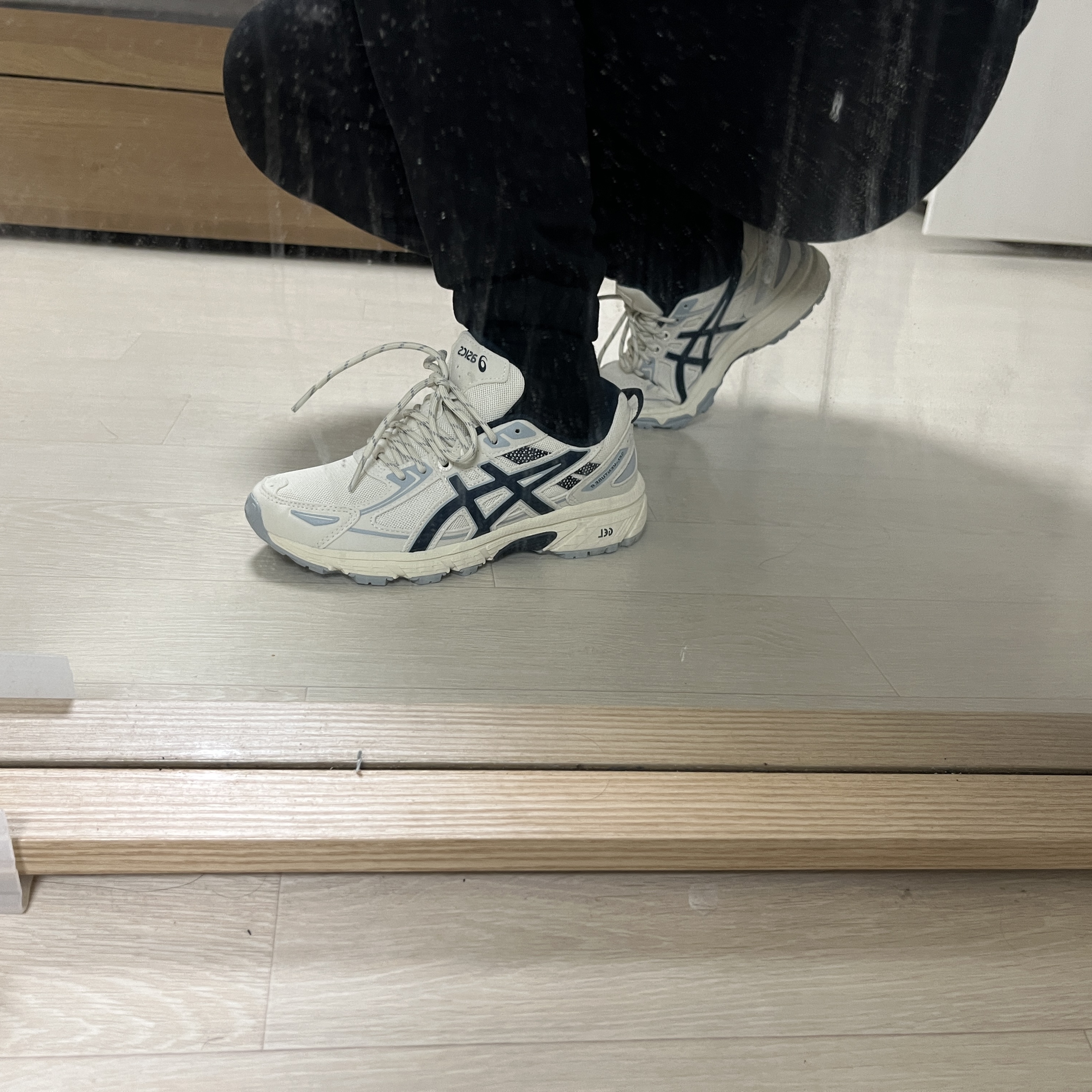 Asics Gel-Venture 6 SPS Birch French Blue 착용 스타일 - 2