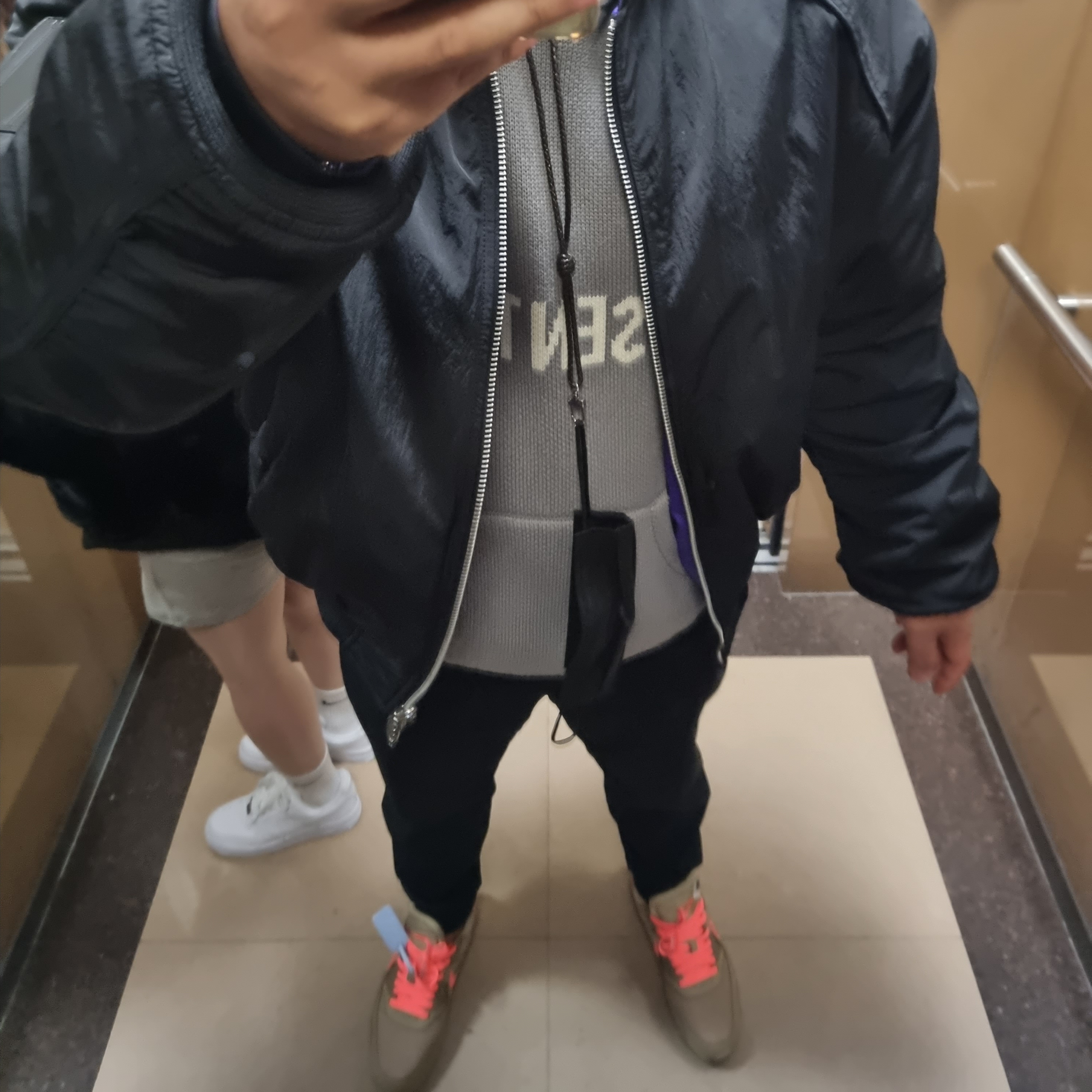Essentials Knit Pullover Hoodie Pebble - Nordstrom Exclusive, Nike x Off-White Air Max 90 V2 Desert Ore 착용 스타일 - 2