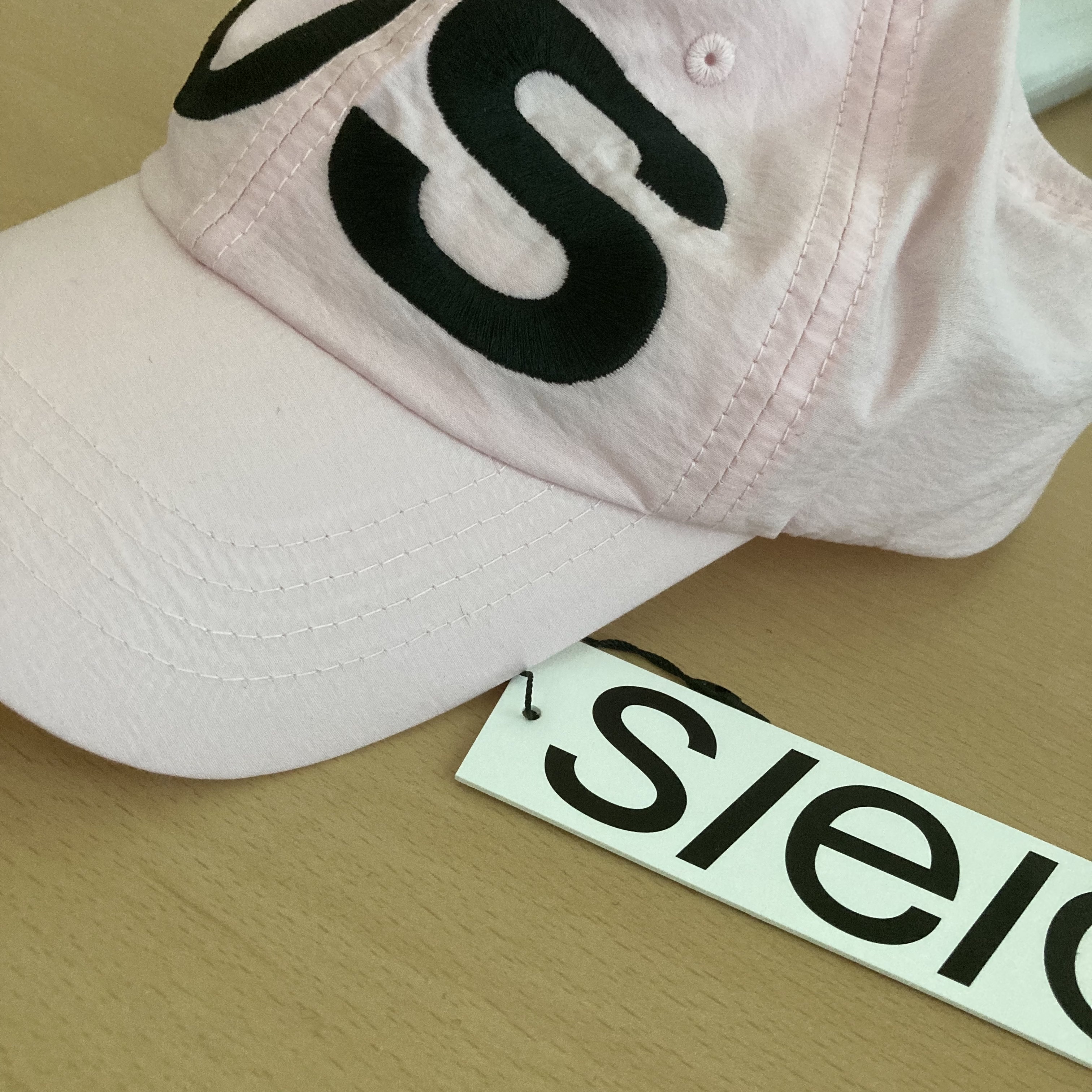 [KREAM 단독] s/e/o Us Cap Pink 착용 스타일