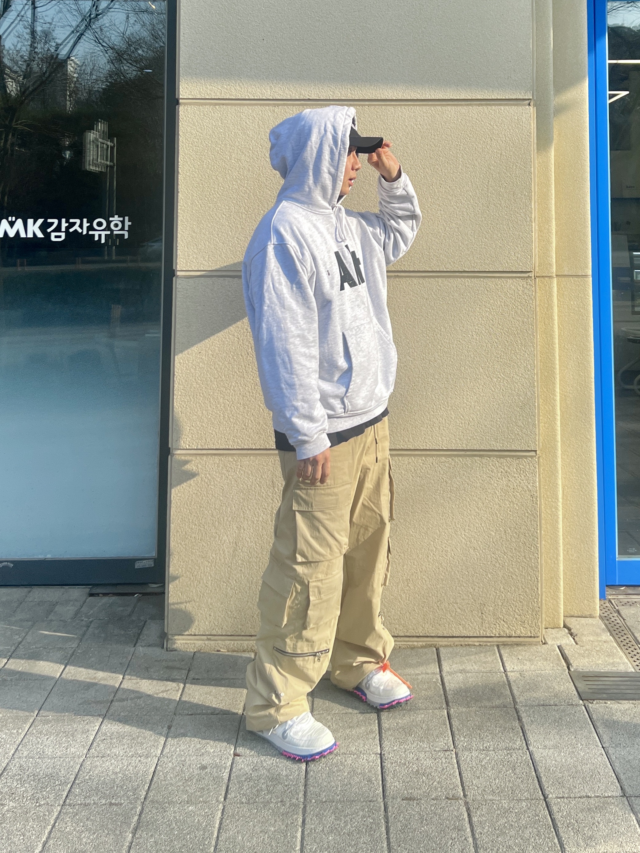 Nike x Off-White Air Force 1 Mid SP White 착용 스타일 - 1