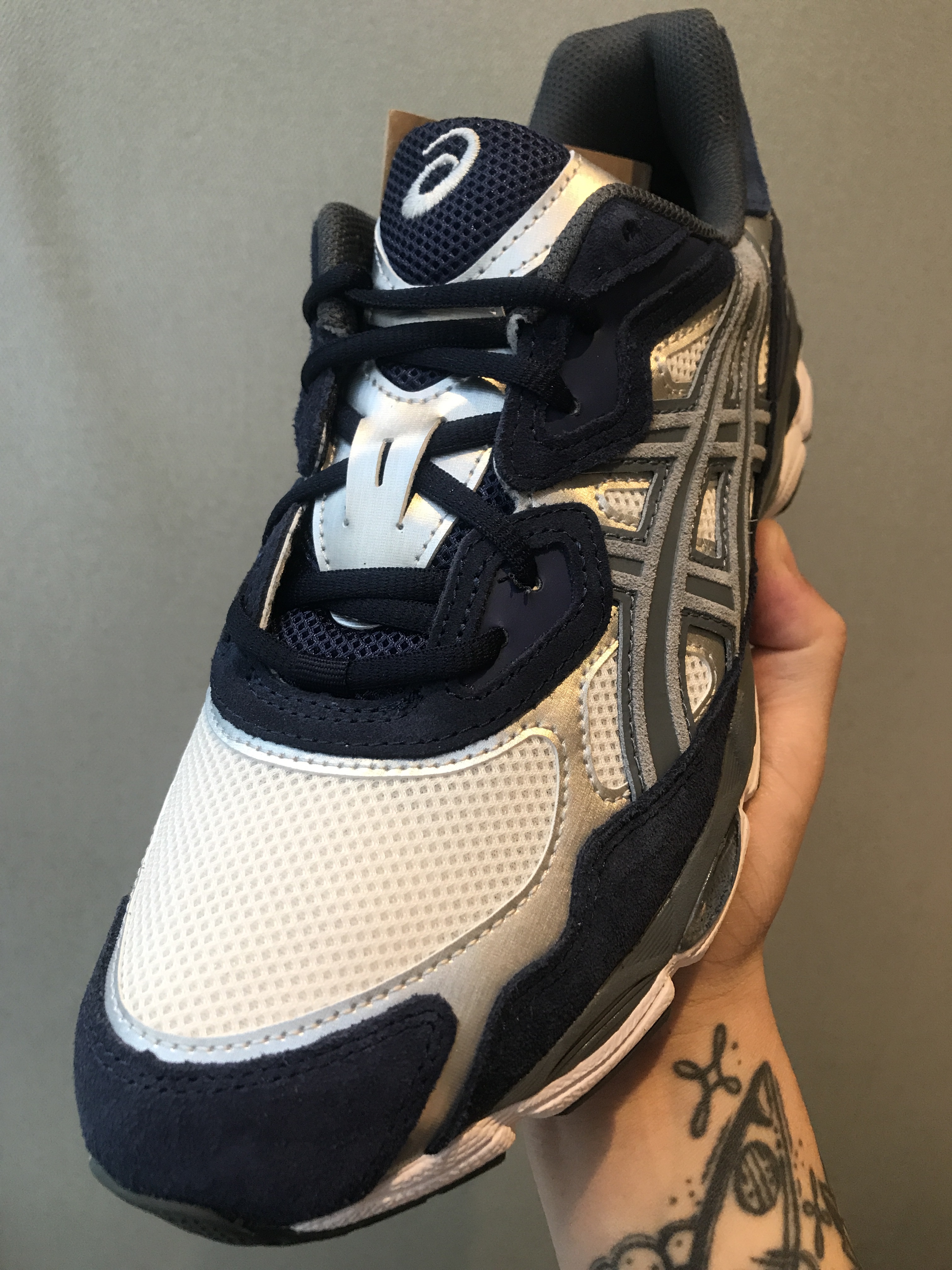 Asics Gel-NYC Cream Steel Grey 착용 스타일 - 2