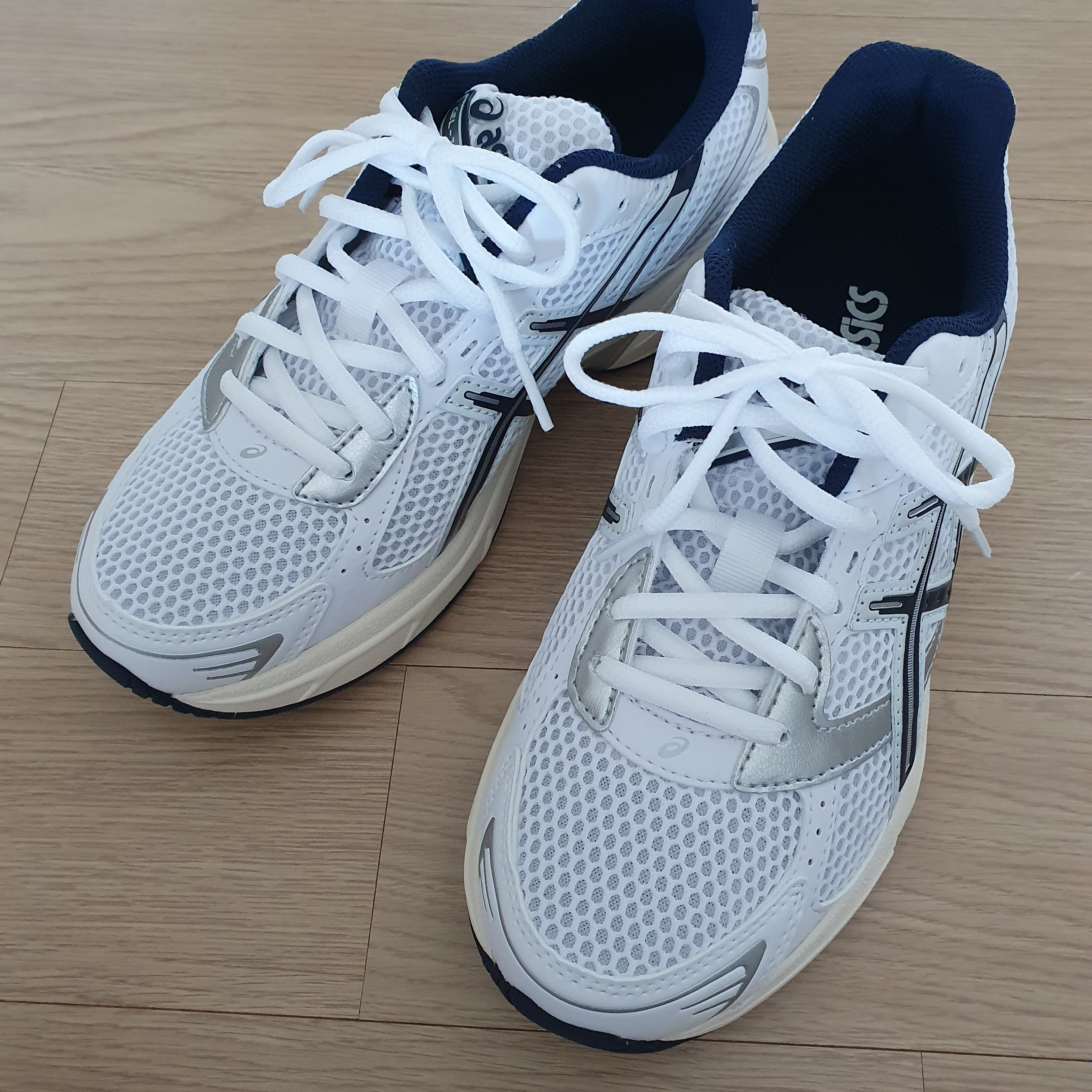 (W) Asics Gel-1130 White Midnight 착용 스타일