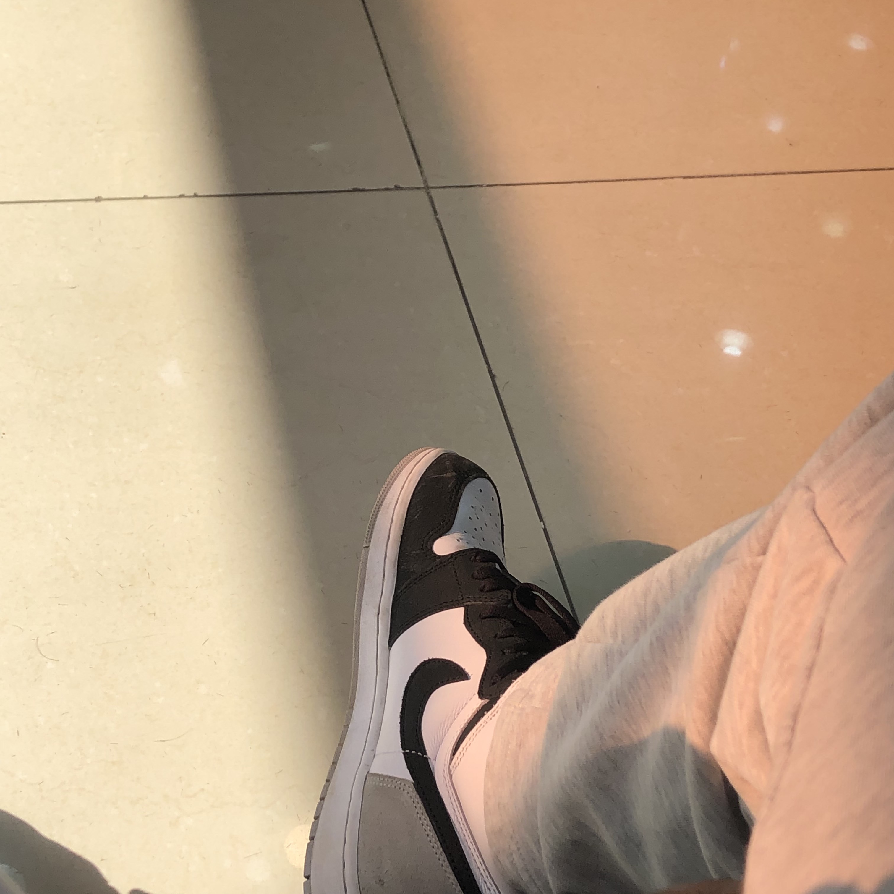 Jordan 1 Retro High OG Bleached Coral 착용 스타일