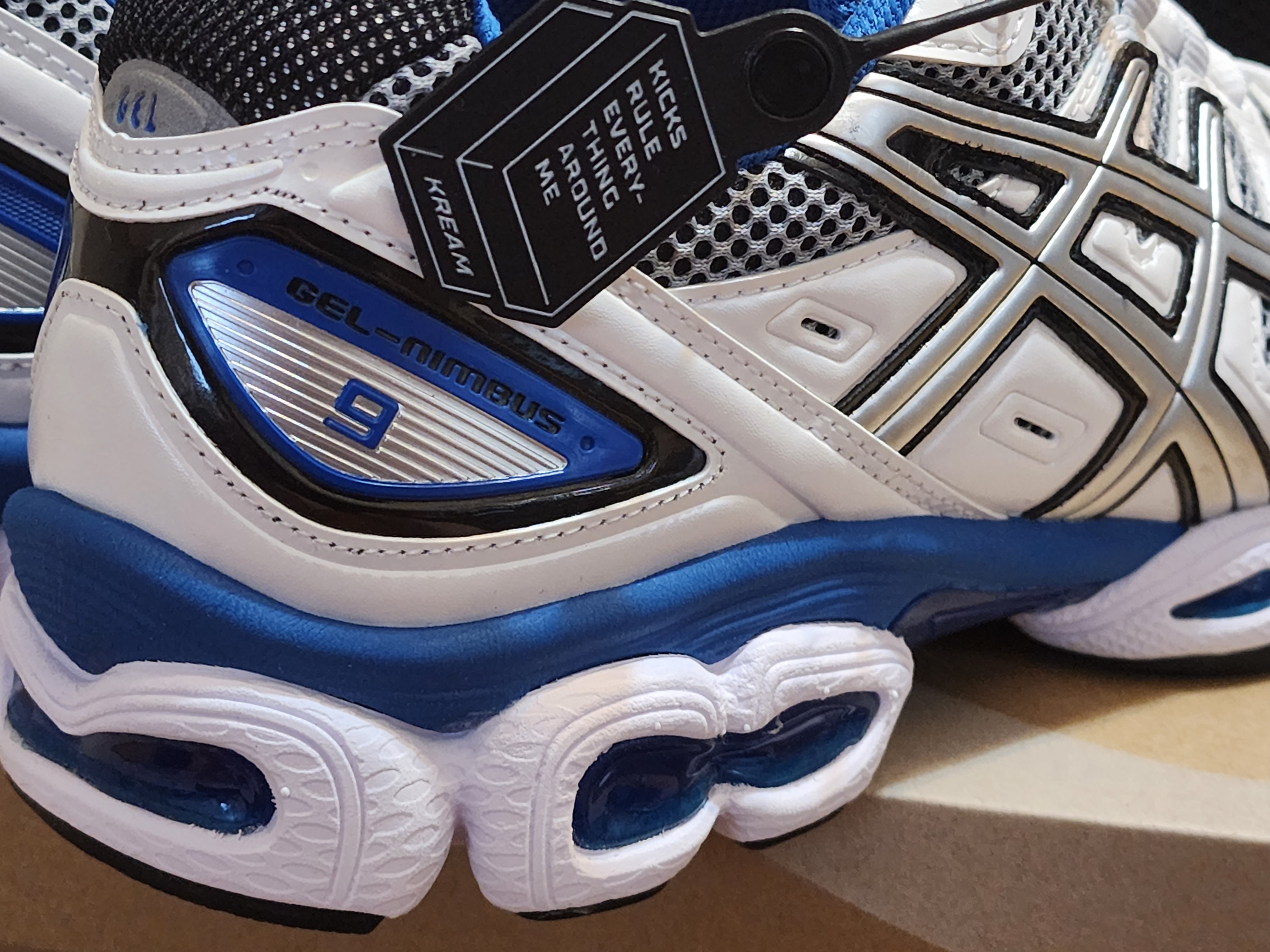 Asics Gel-Nimbus 9 White Lake Drive 착용 스타일 - 4