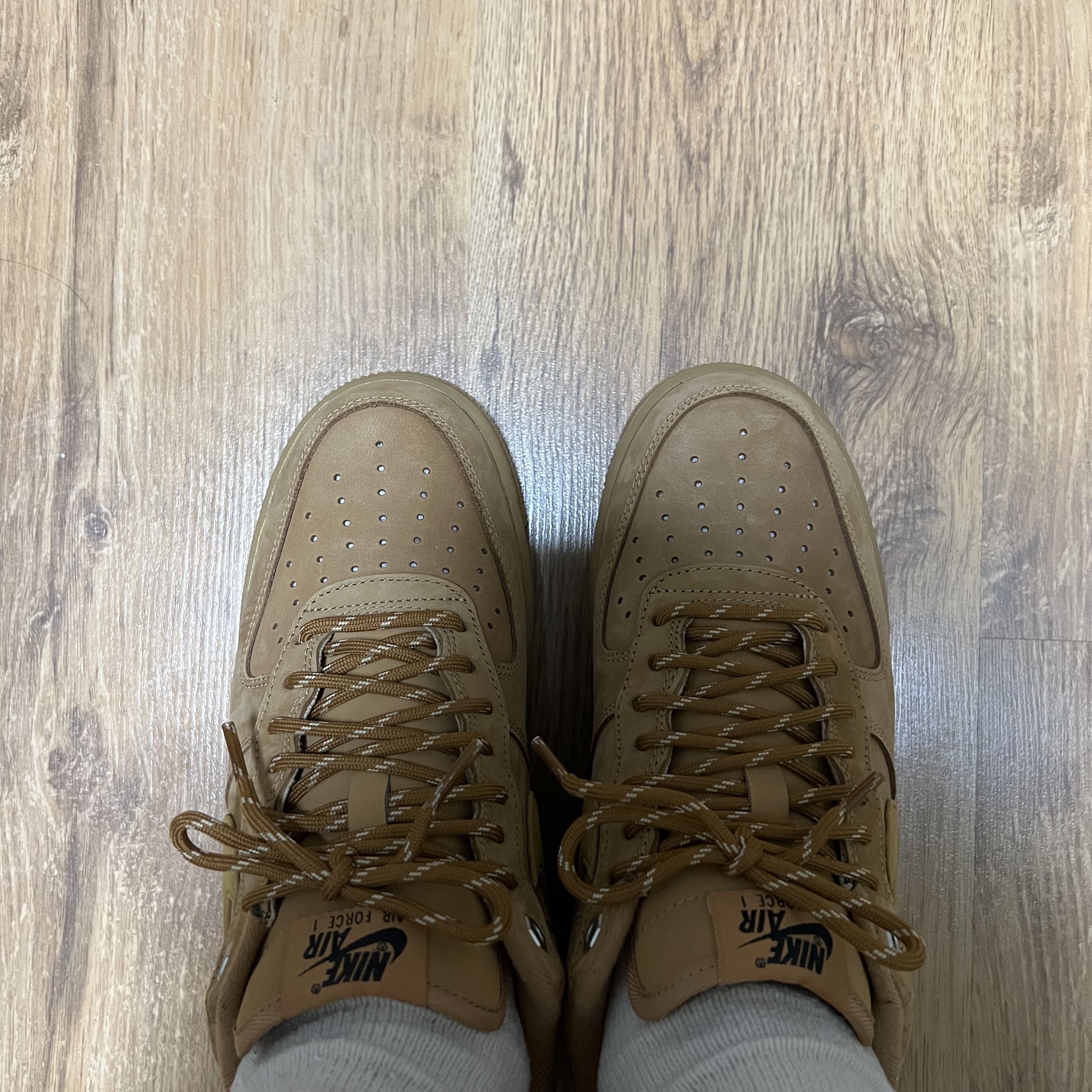 Nike Air Force 1 '07 WB Flax 착용 스타일