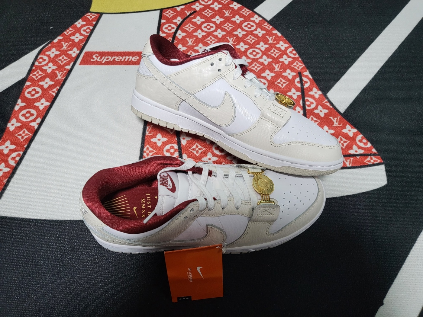 (W) Nike Dunk Low SE White Photon Dust 착용 스타일 - 1
