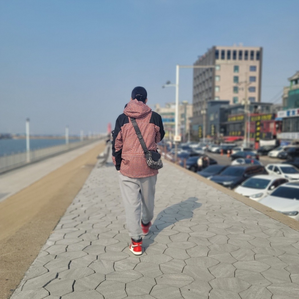 Supreme x The North Face Studded Mountain Light Jacket Red - 21SS 착용 스타일 - 1
