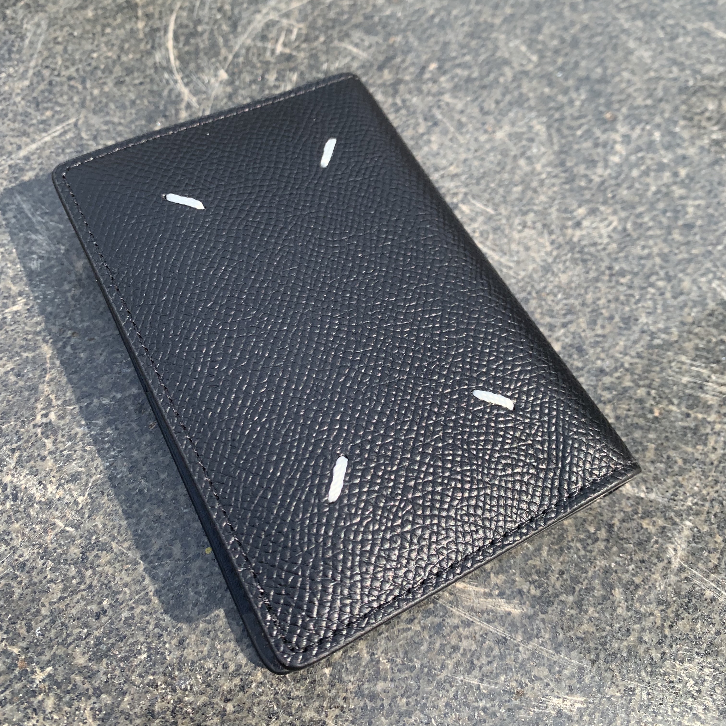 Maison Margiela Leather Bi-Fold Card Holder Black 착용 스타일