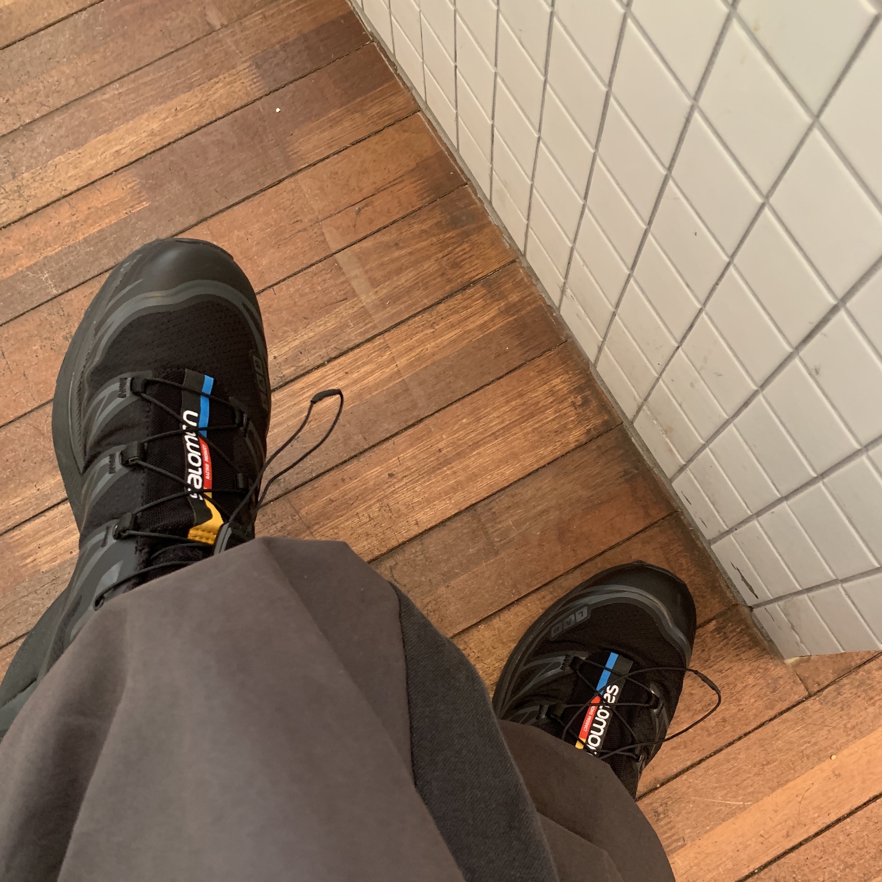 Salomon XT-6 ADV Black 착용 스타일
