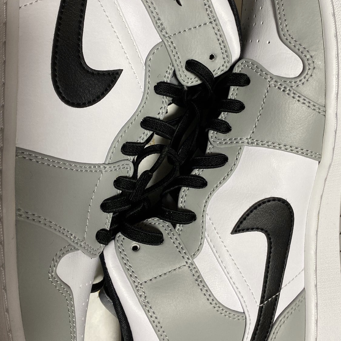 Jordan 1 Mid Light Smoke Grey 착용 스타일