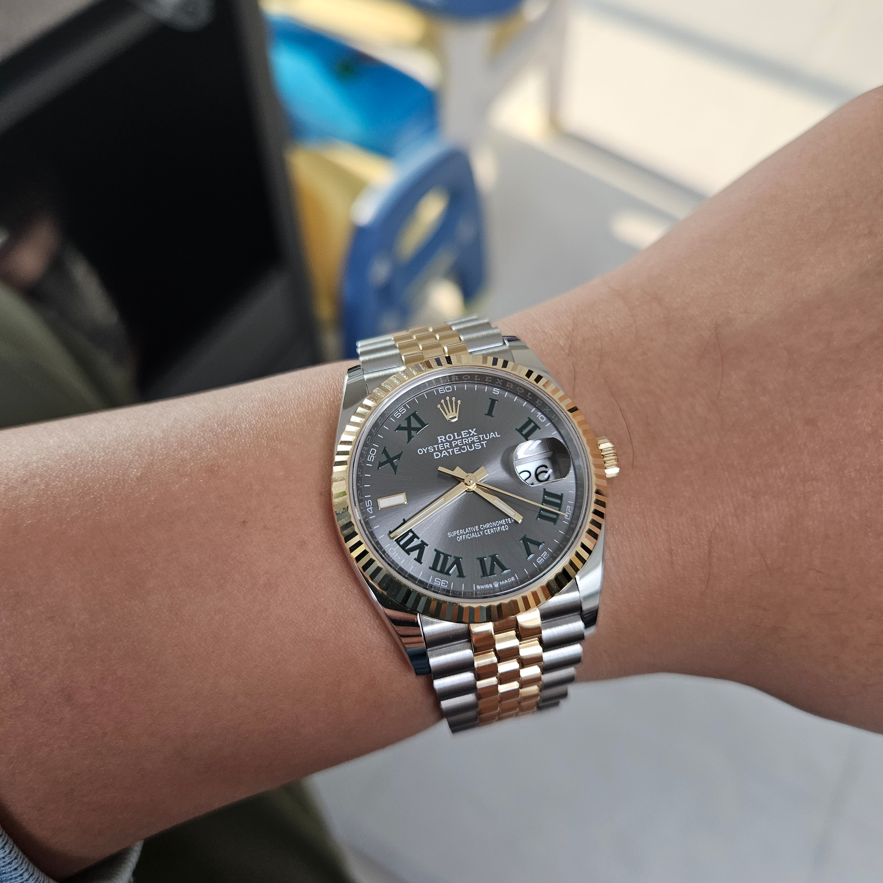 Rolex Datejust 36mm 126233 Slate Roman Jubilee 착용 스타일