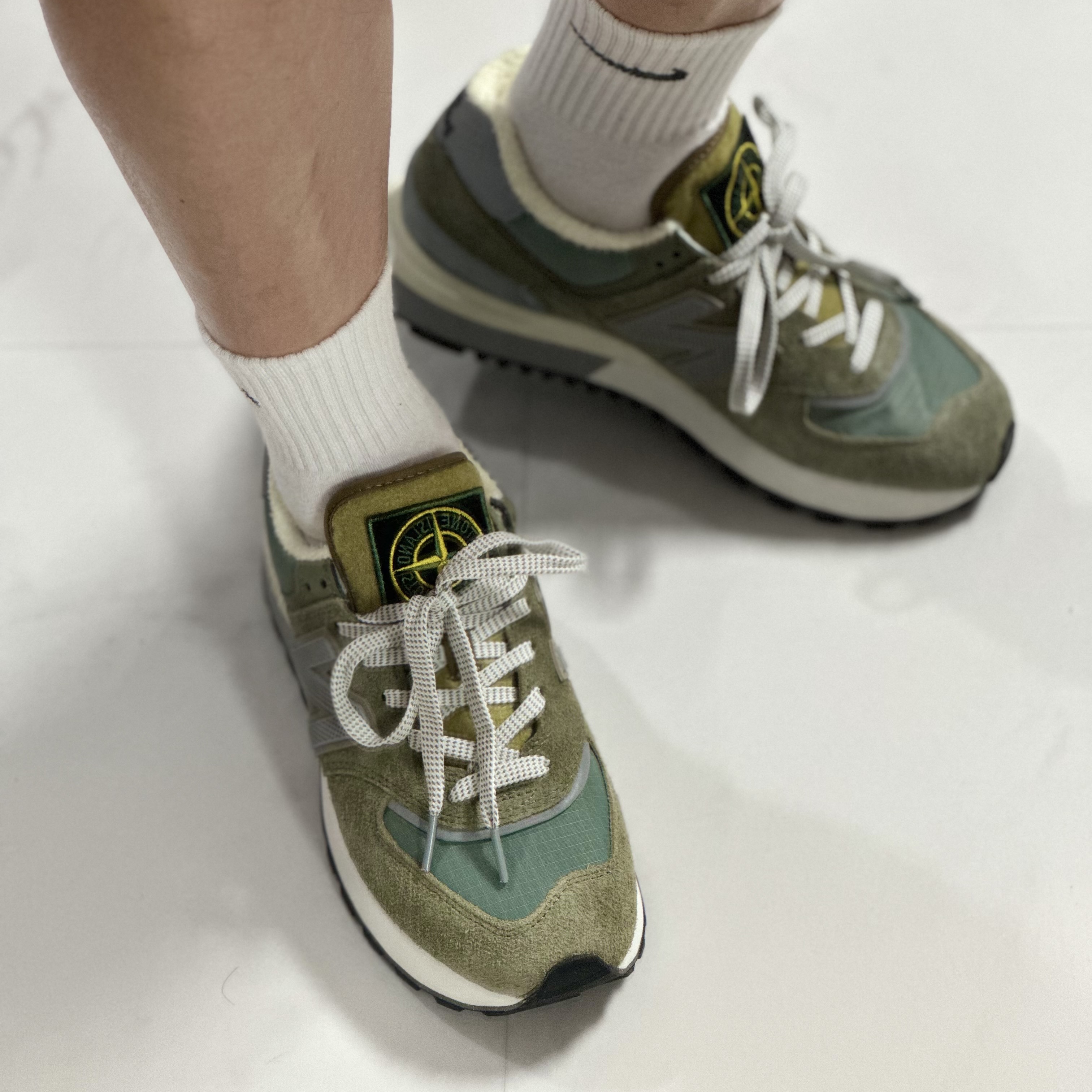 New Balance x Stone Island 574 Legacy Green 착용 스타일