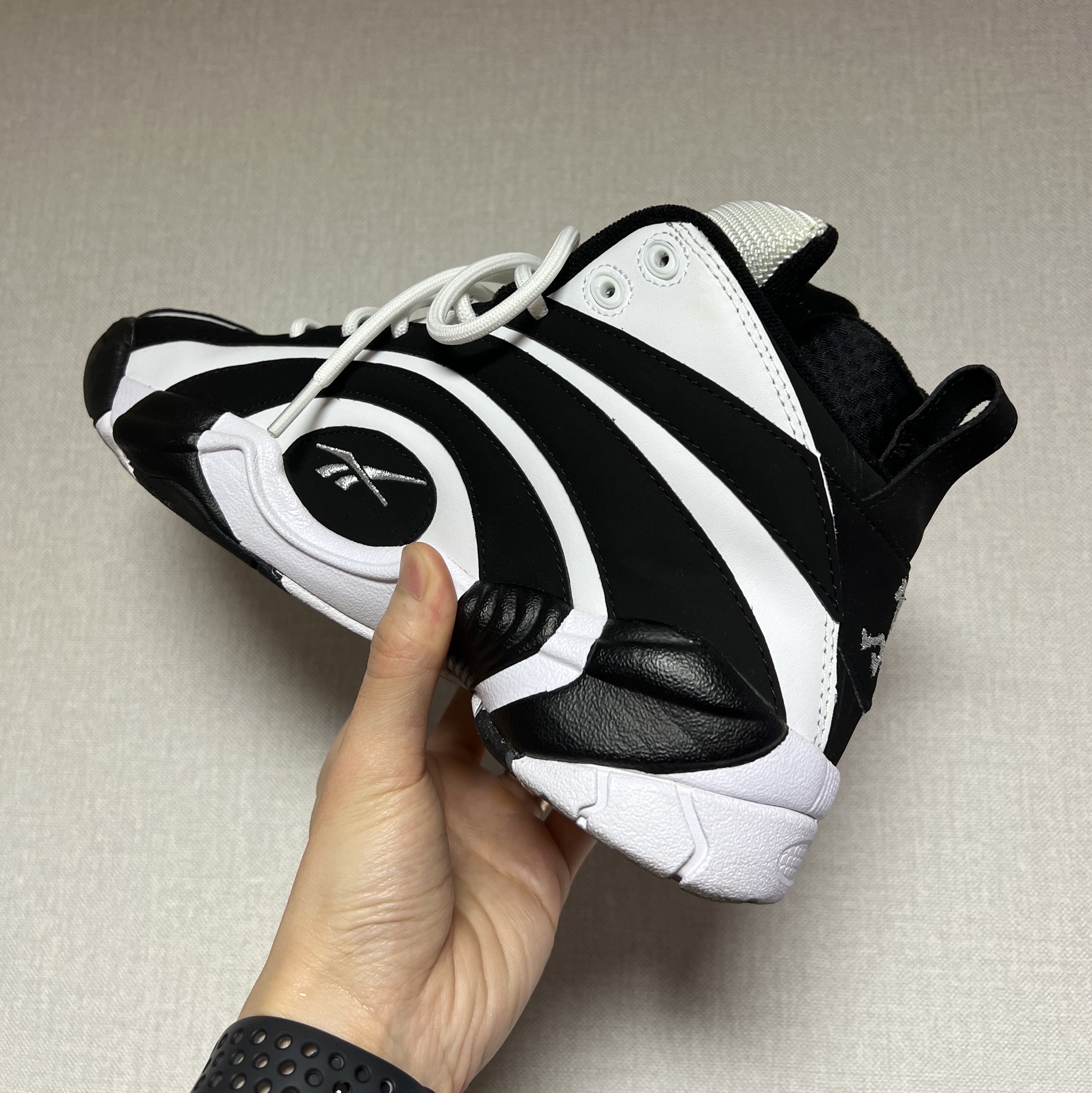 Reebok Shaqnosis Black White 2020 착용 스타일 - 2