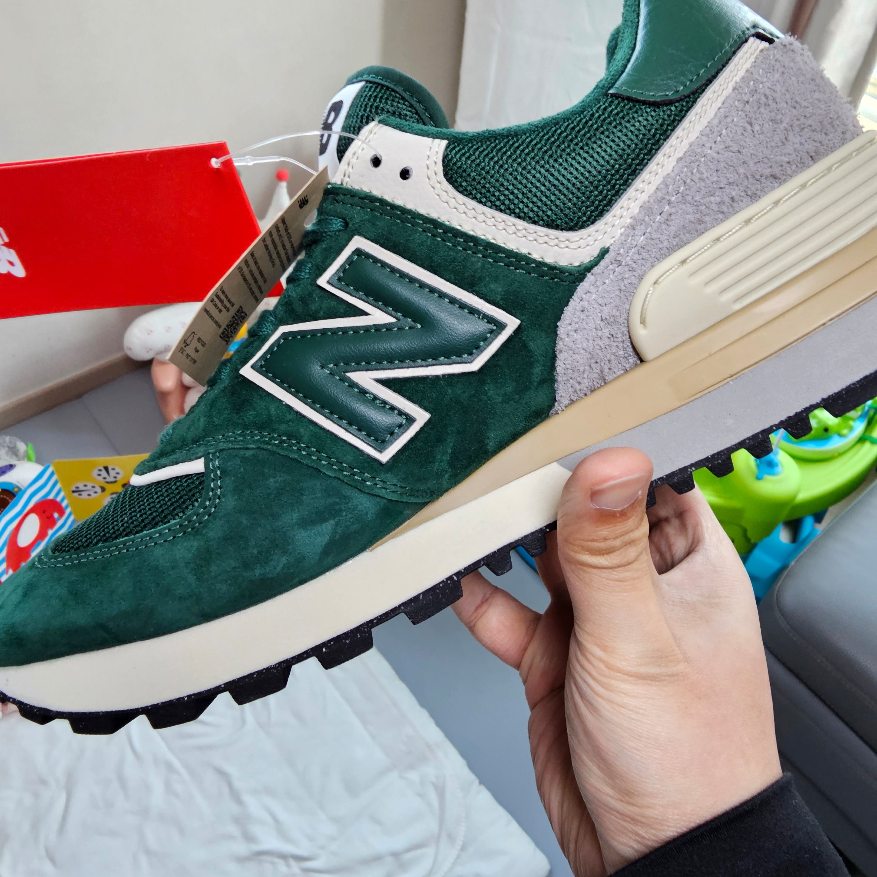 New Balance 574 Legacy Green 착용 스타일 - 1