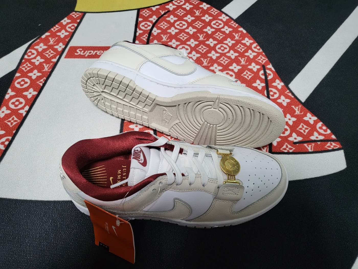 (W) Nike Dunk Low SE White Photon Dust 착용 스타일 - 2