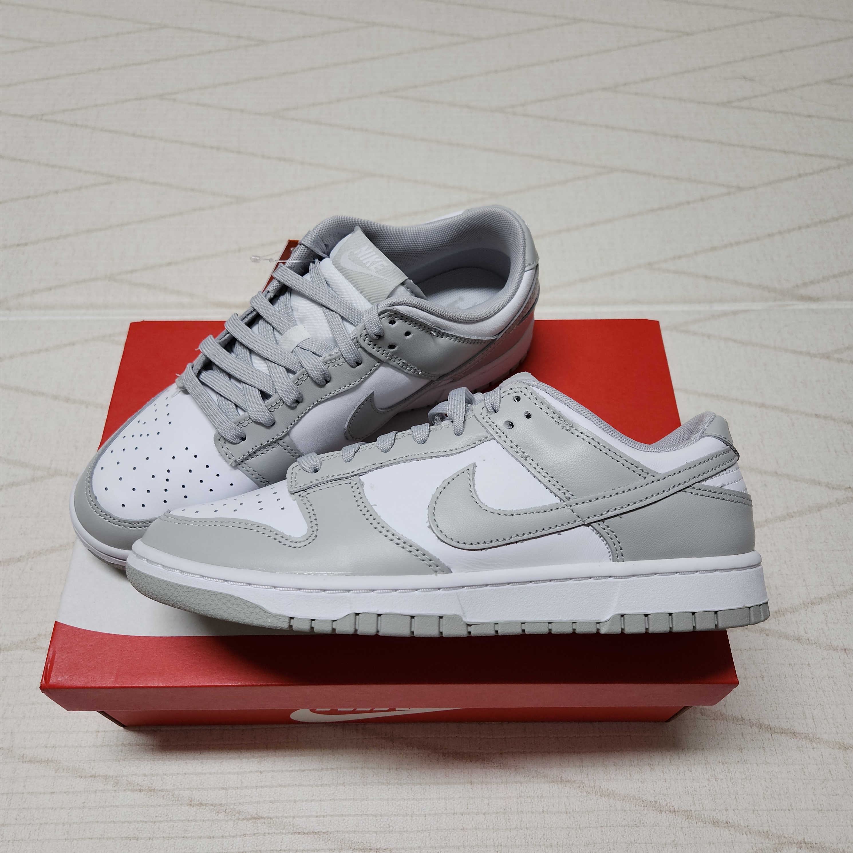 Nike Dunk Low Retro Grey Fog 착용 스타일 - 3