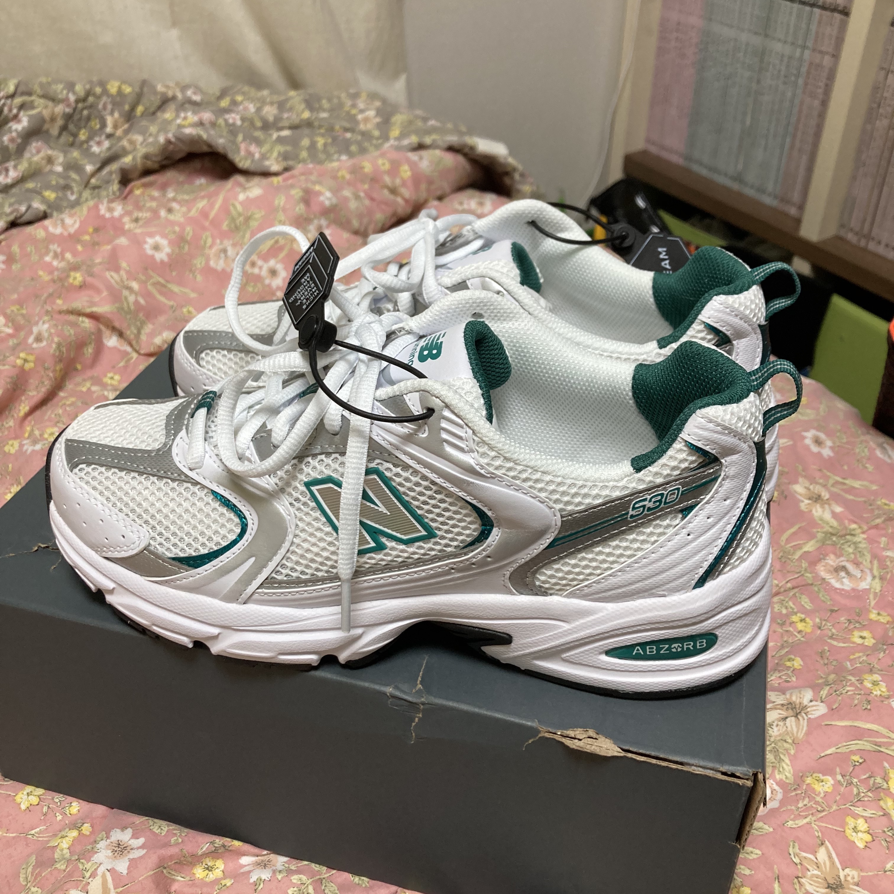 New Balance 530 White Mint 착용 스타일 - 1