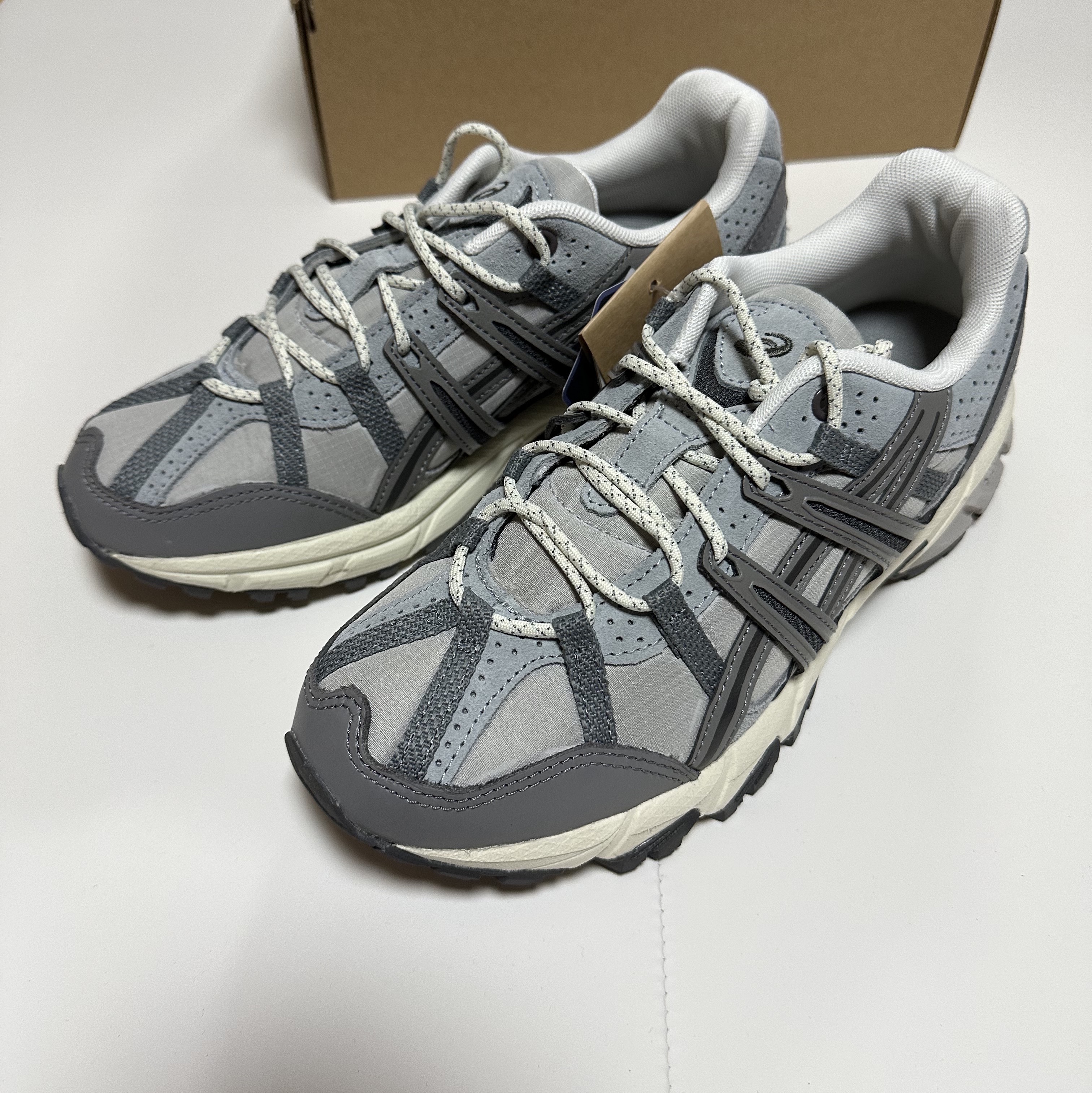 Asics Gel-Sonoma 15-50 Oyster Grey Clay Grey 착용 스타일 - 1