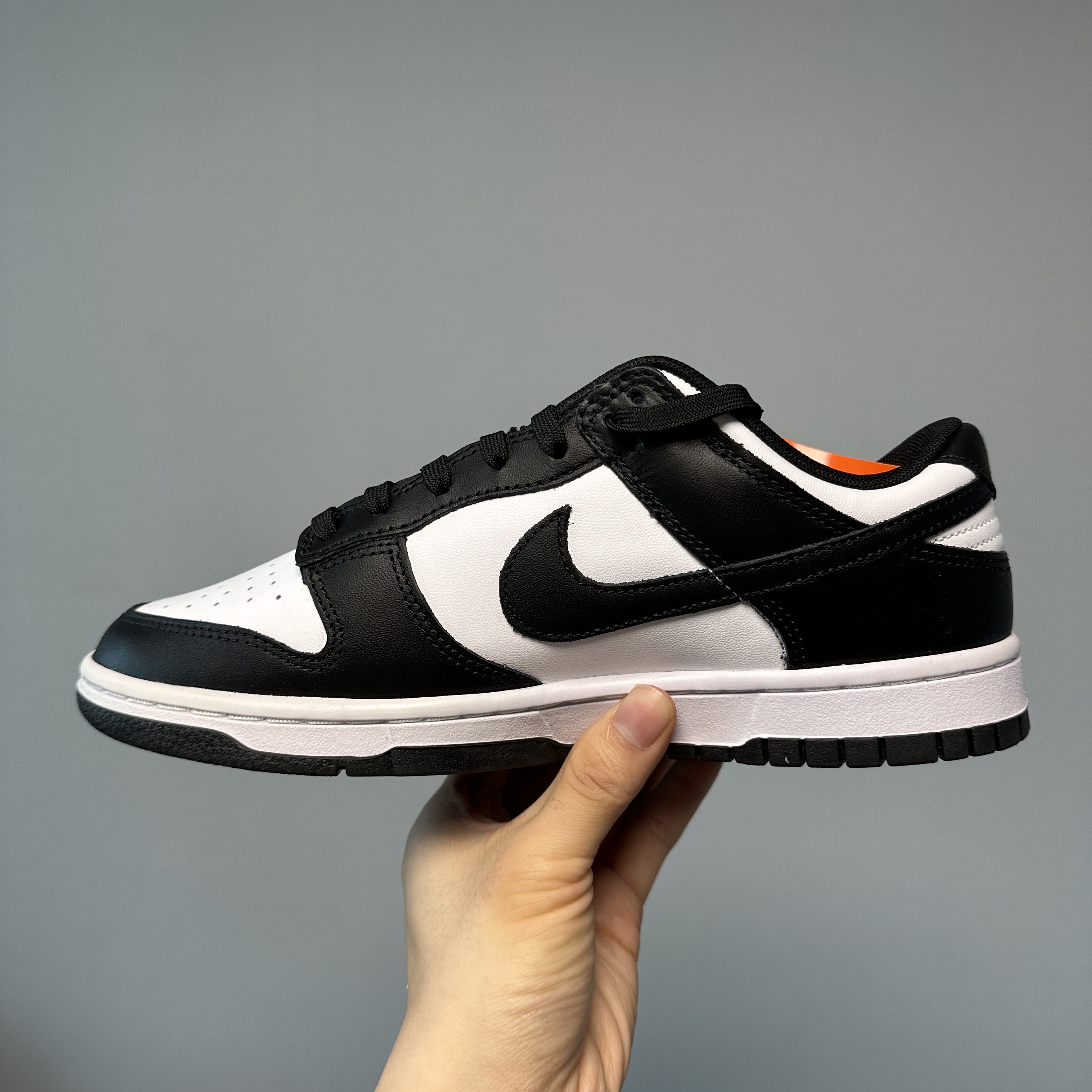 Nike Dunk Low Retro Black 착용 스타일 - 3