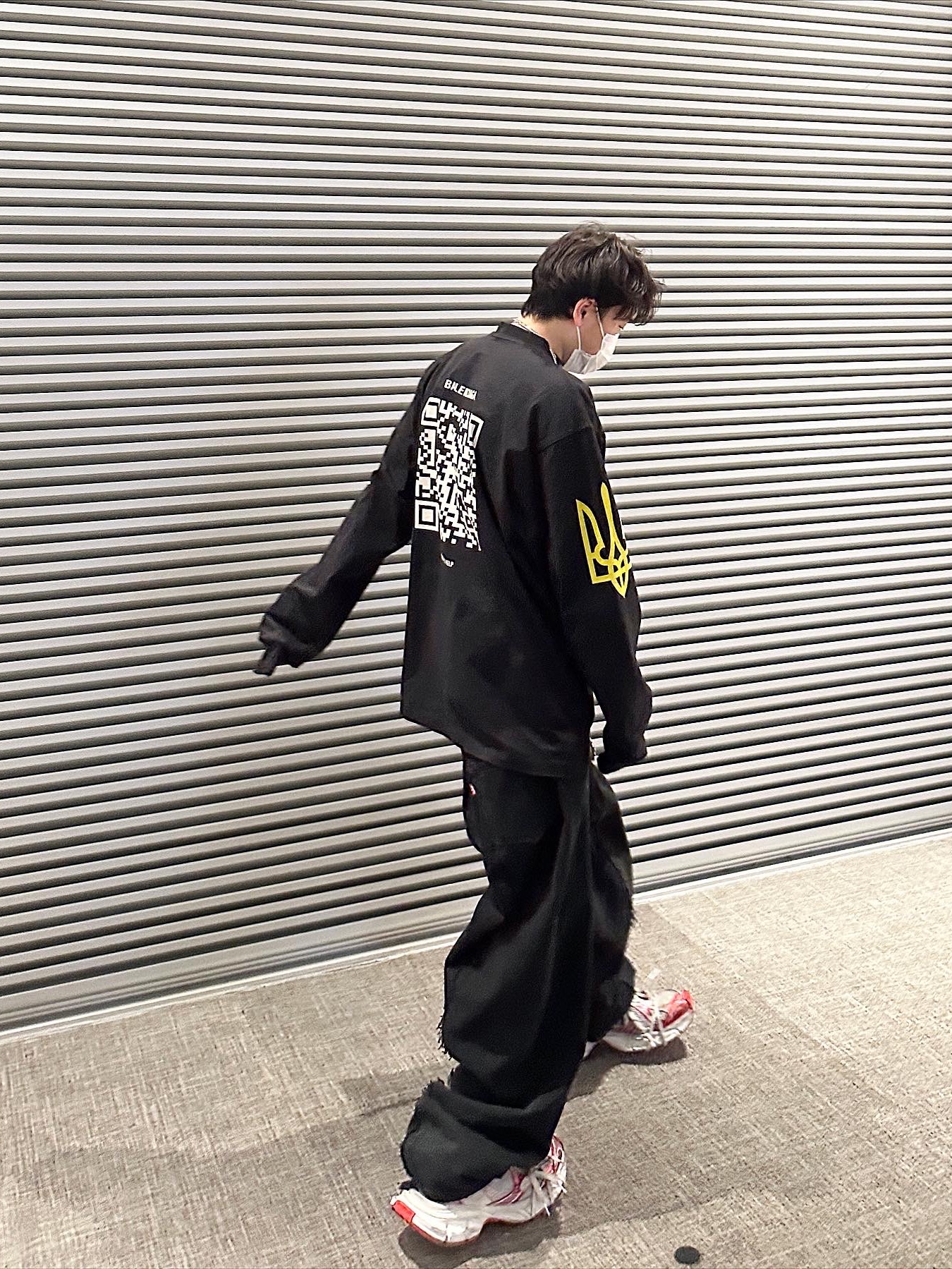 Balenciaga 3XL Sneakers White Red 착용 스타일 - 2
