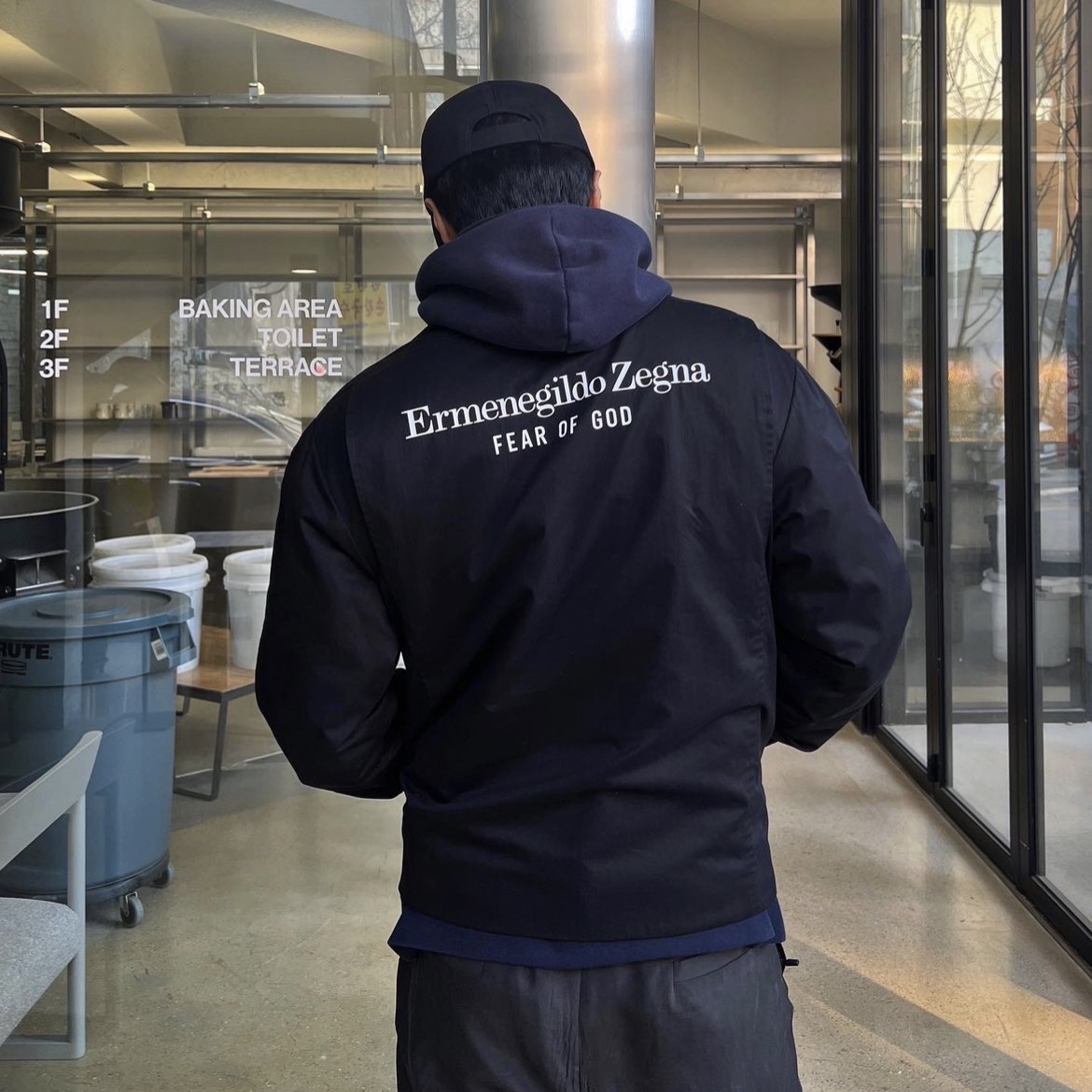 Fear of God x Ermenegildo Zegna Cotton Blend Souvenir Jacket Black, Fear of God 7 Hoodie Vintage Navy 착용 스타일