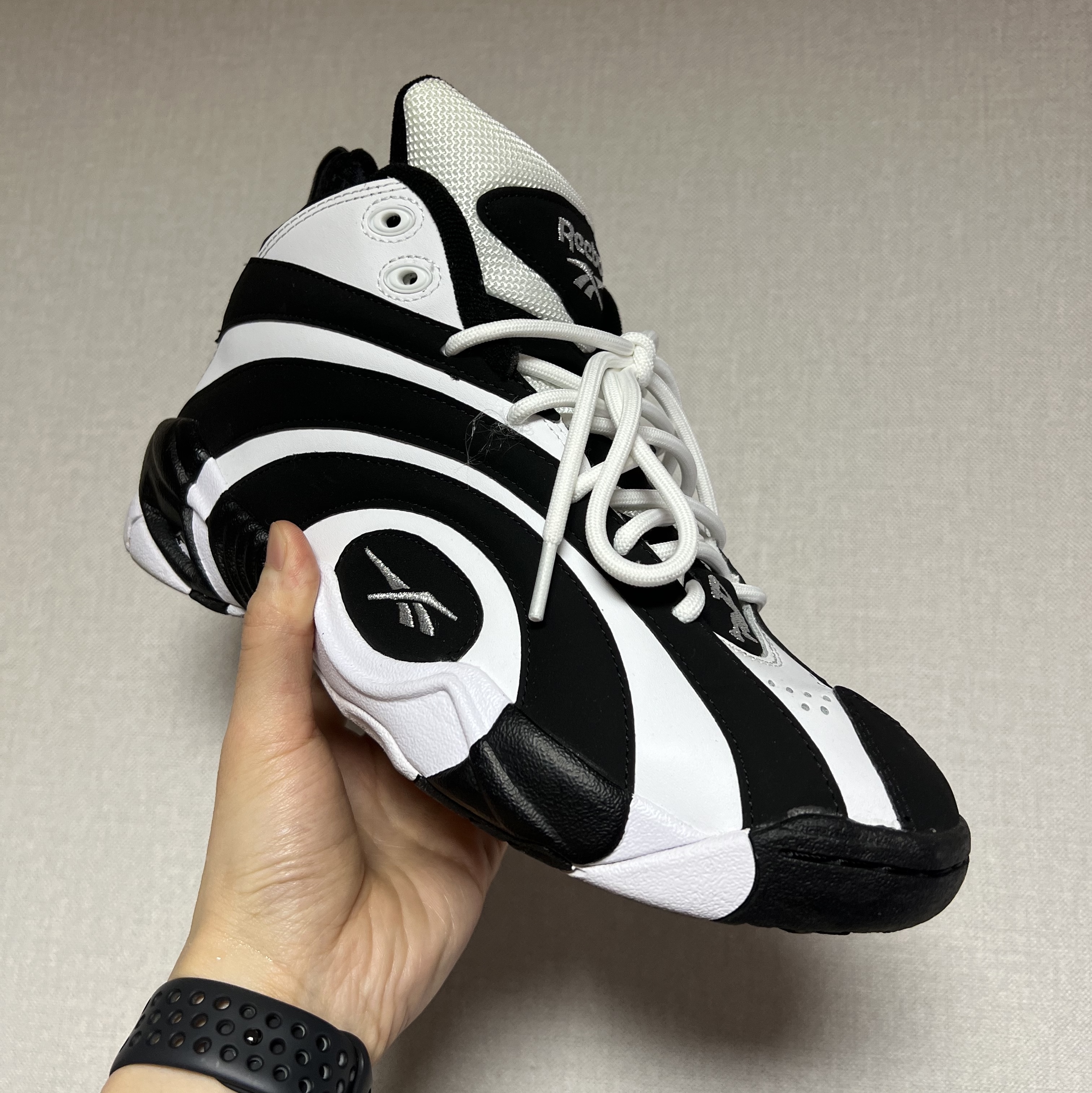 Reebok Shaqnosis Black White 2020 착용 스타일 - 1