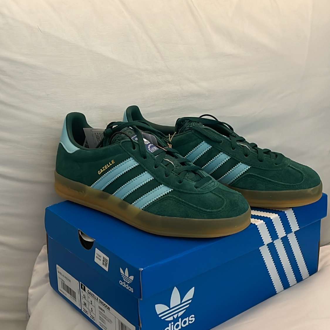 Adidas Gazelle Indoor Collegiate Green Hazy Sky 착용 스타일