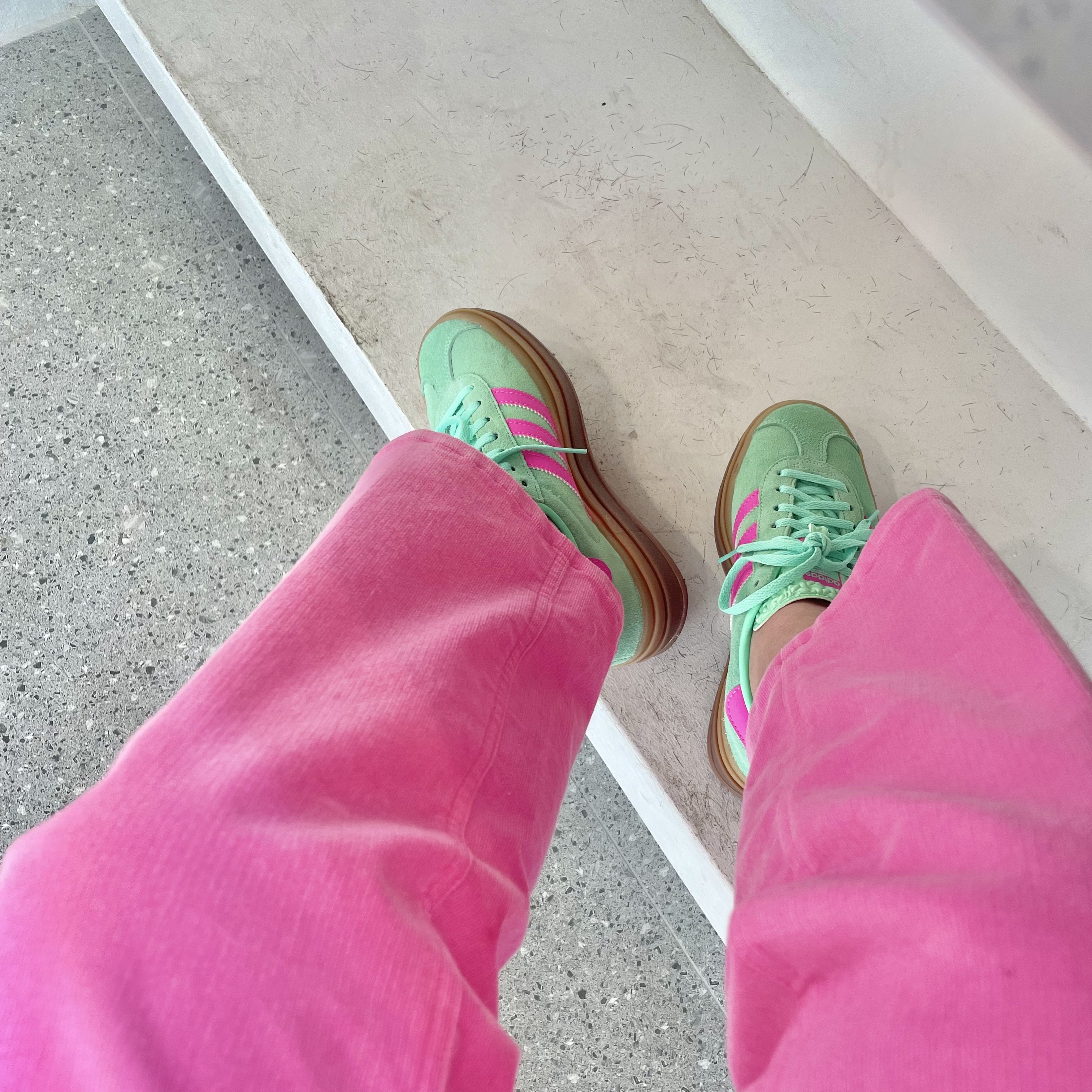 (W) Adidas Gazelle Bold Pulse Mint Pink 착용 스타일