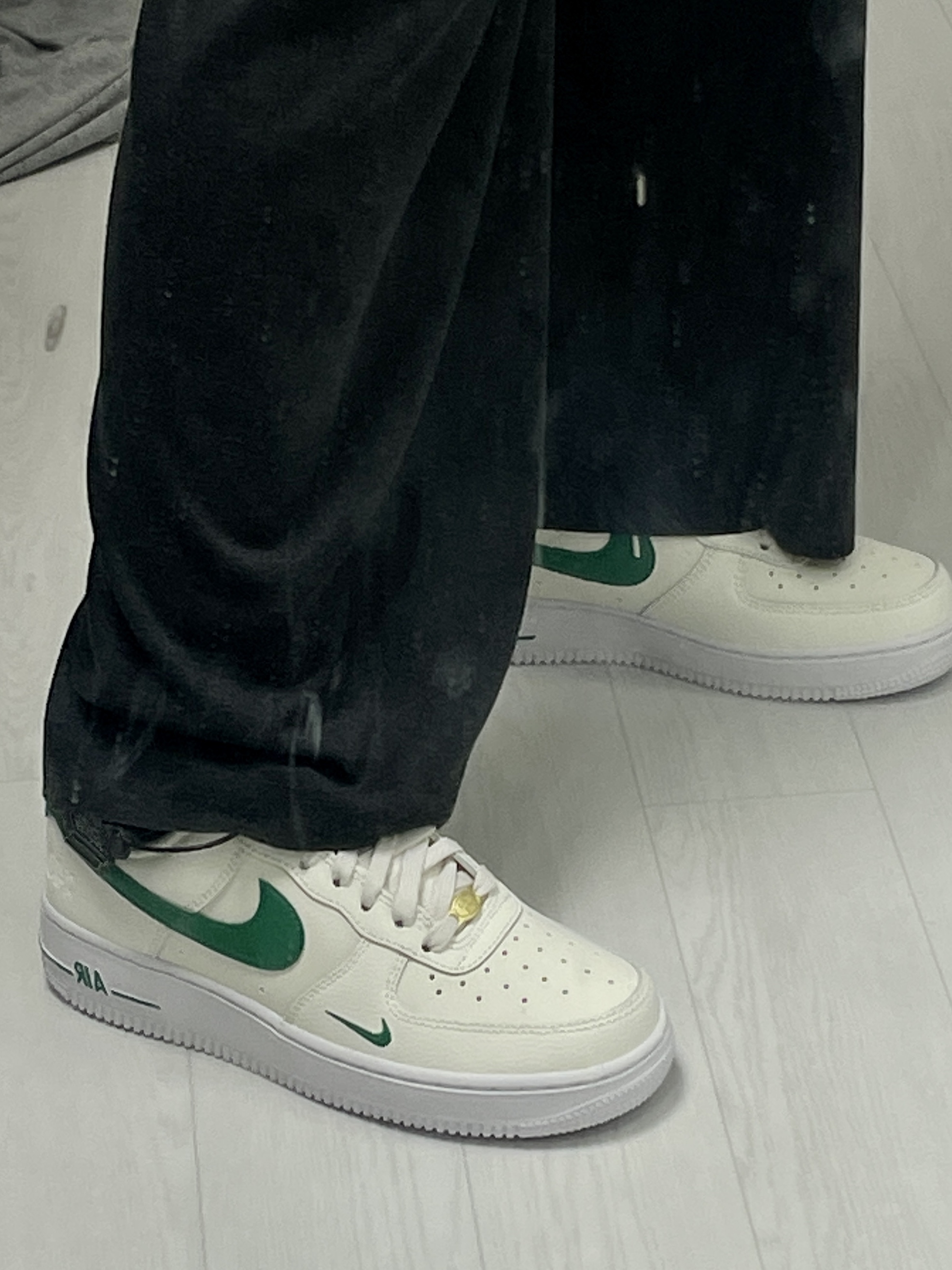 (W) Nike Air Force 1 '07 SE 40th Anniversary Join Forces Sail Malachite 착용 스타일 - 3