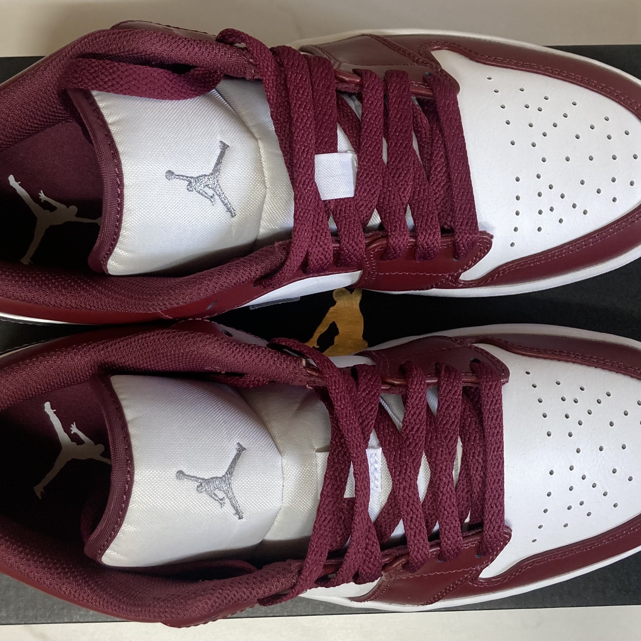 Jordan 1 Low Cherrywood Red 착용 스타일 - 1