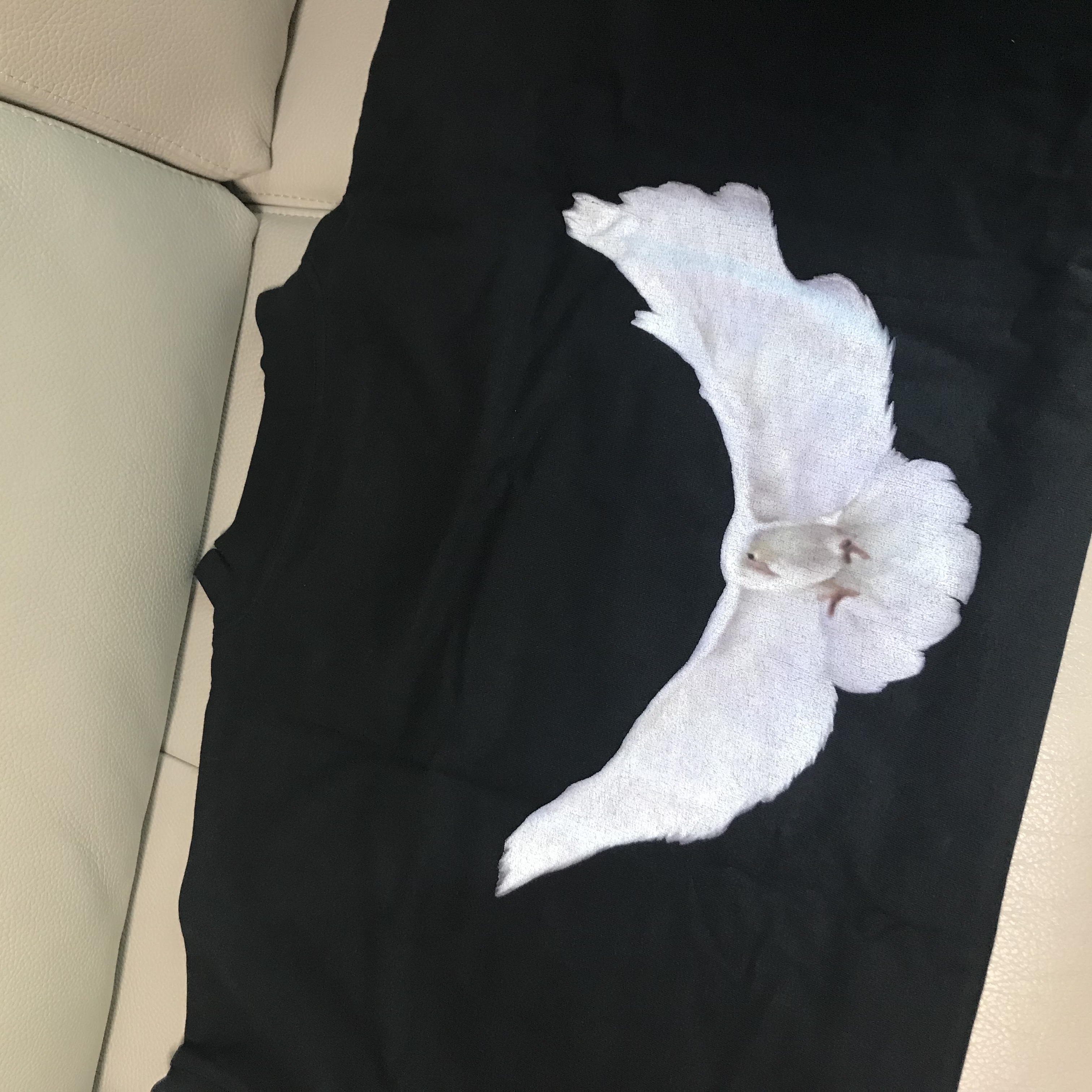 Yeezy Gap Engineered By Balenciaga Dove 3/4 Sleeve T-Shirt Black 착용 스타일