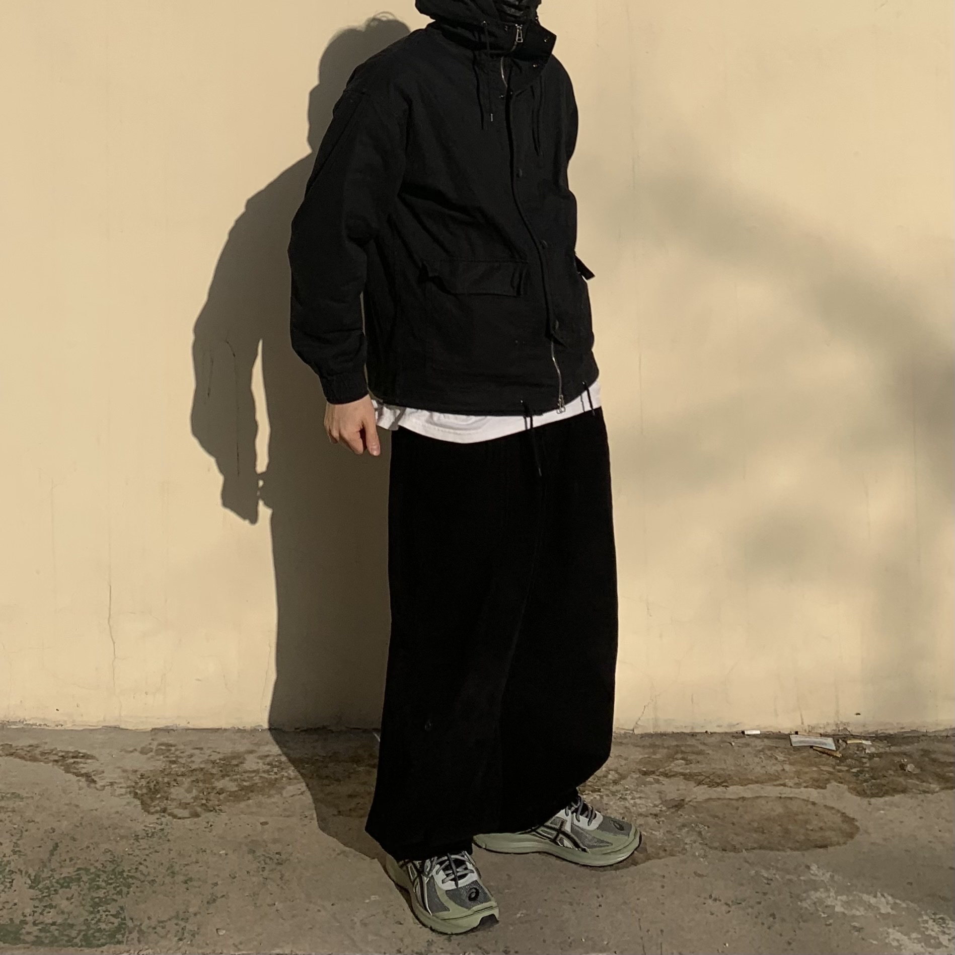 Asics Jog 100 S Sheet Rock - 2E Wide 착용 스타일 - 1