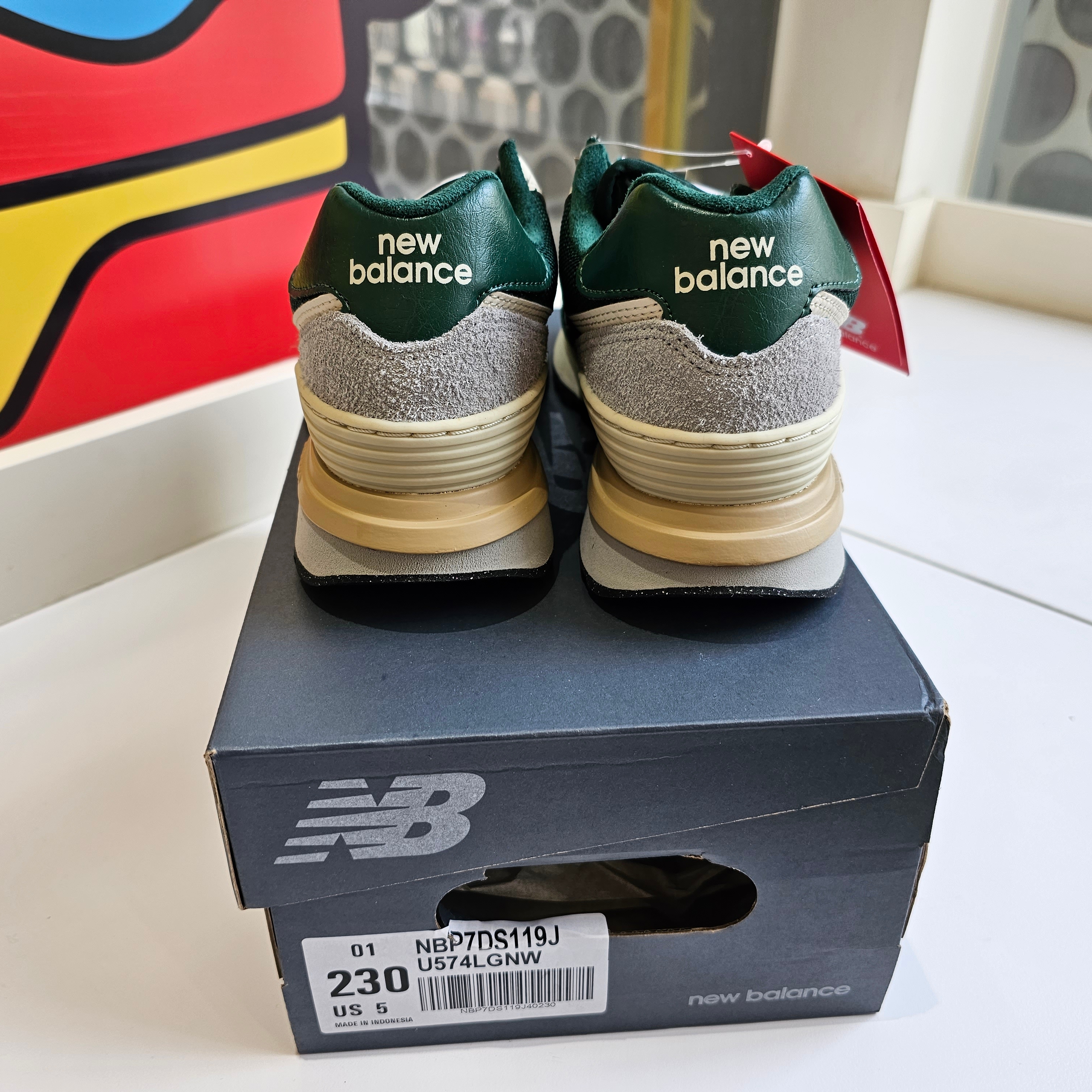 New Balance 574 Legacy Green 착용 스타일 - 3
