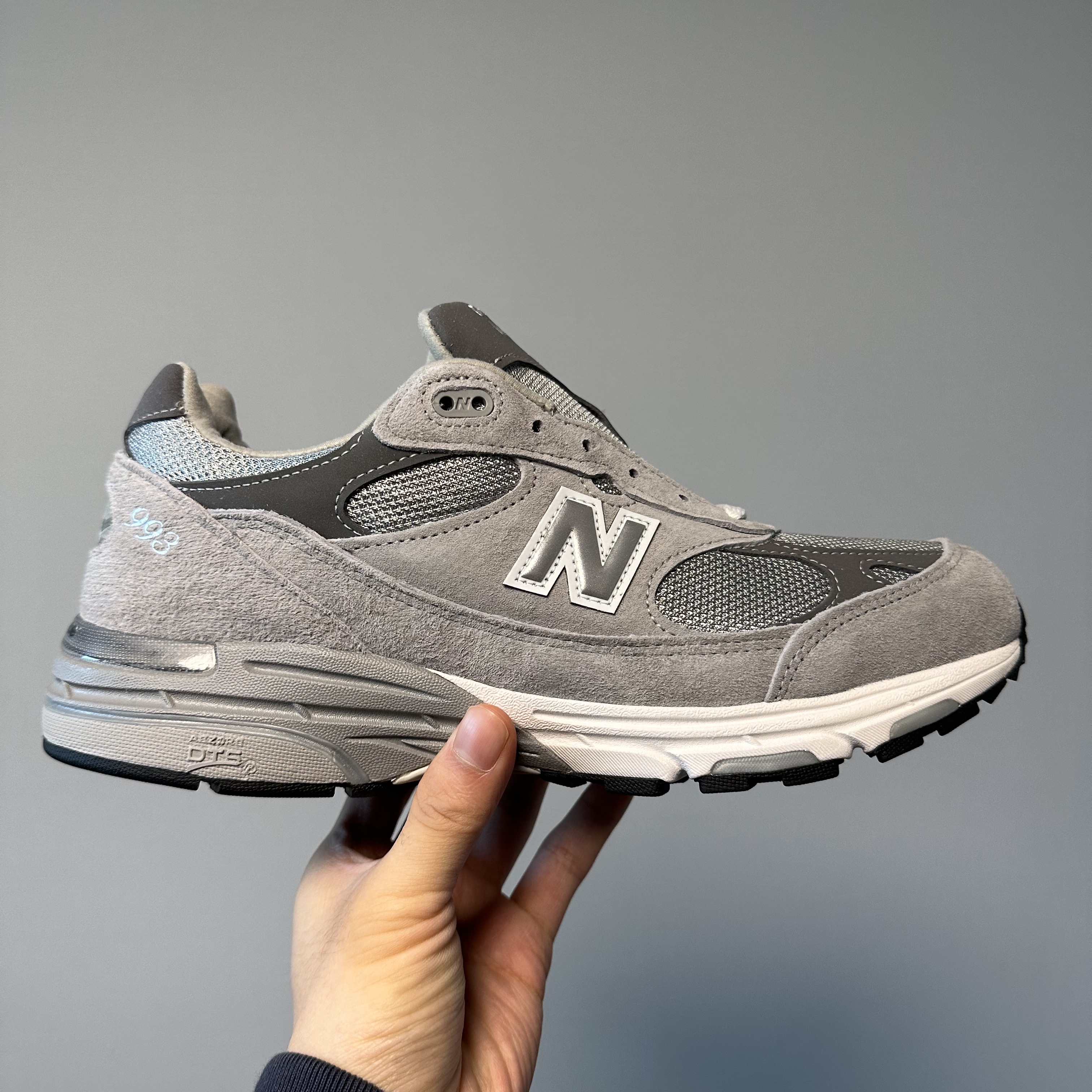 New Balance 993 Made in USA Grey - D Standard 착용 스타일 - 1