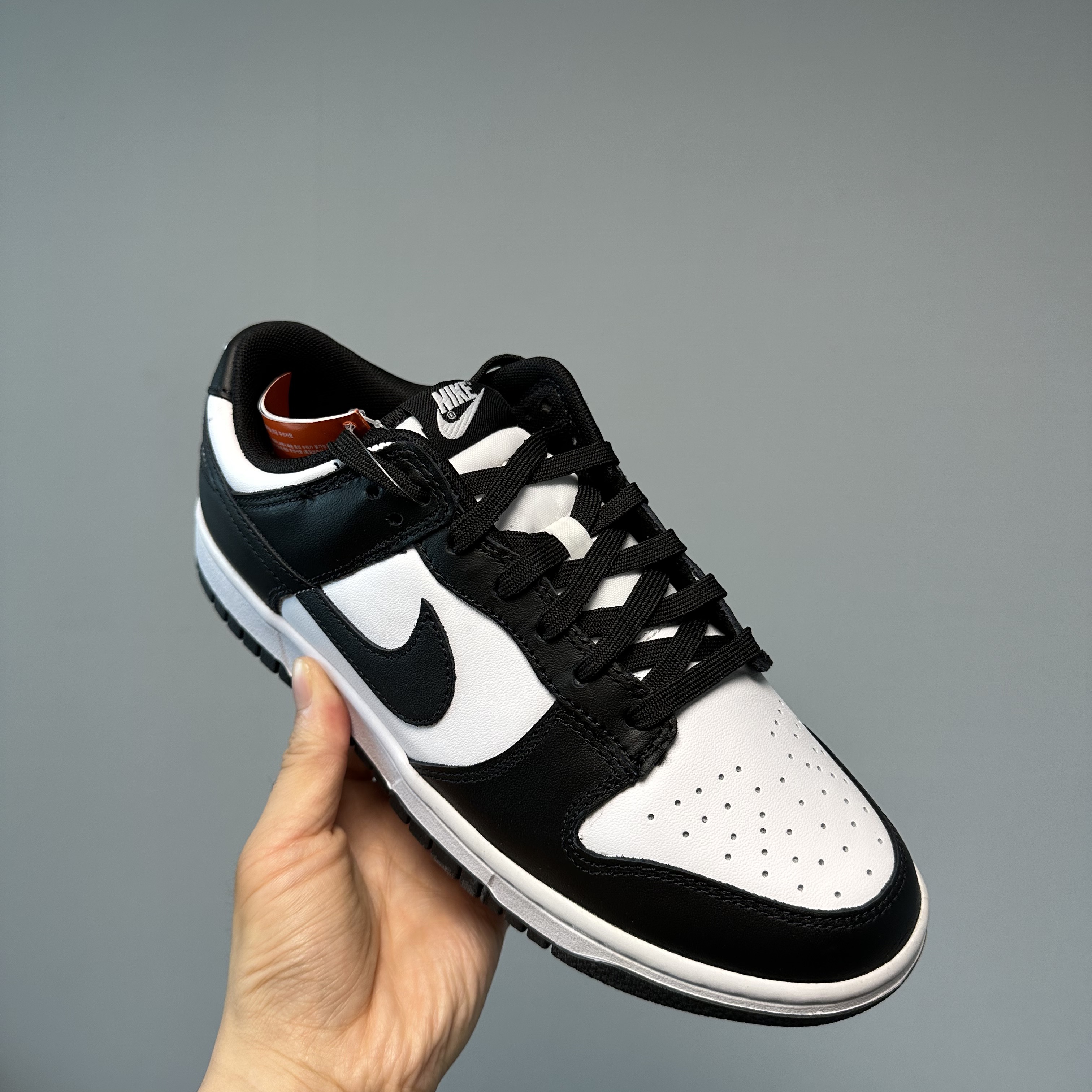 Nike Dunk Low Retro Black 착용 스타일 - 2