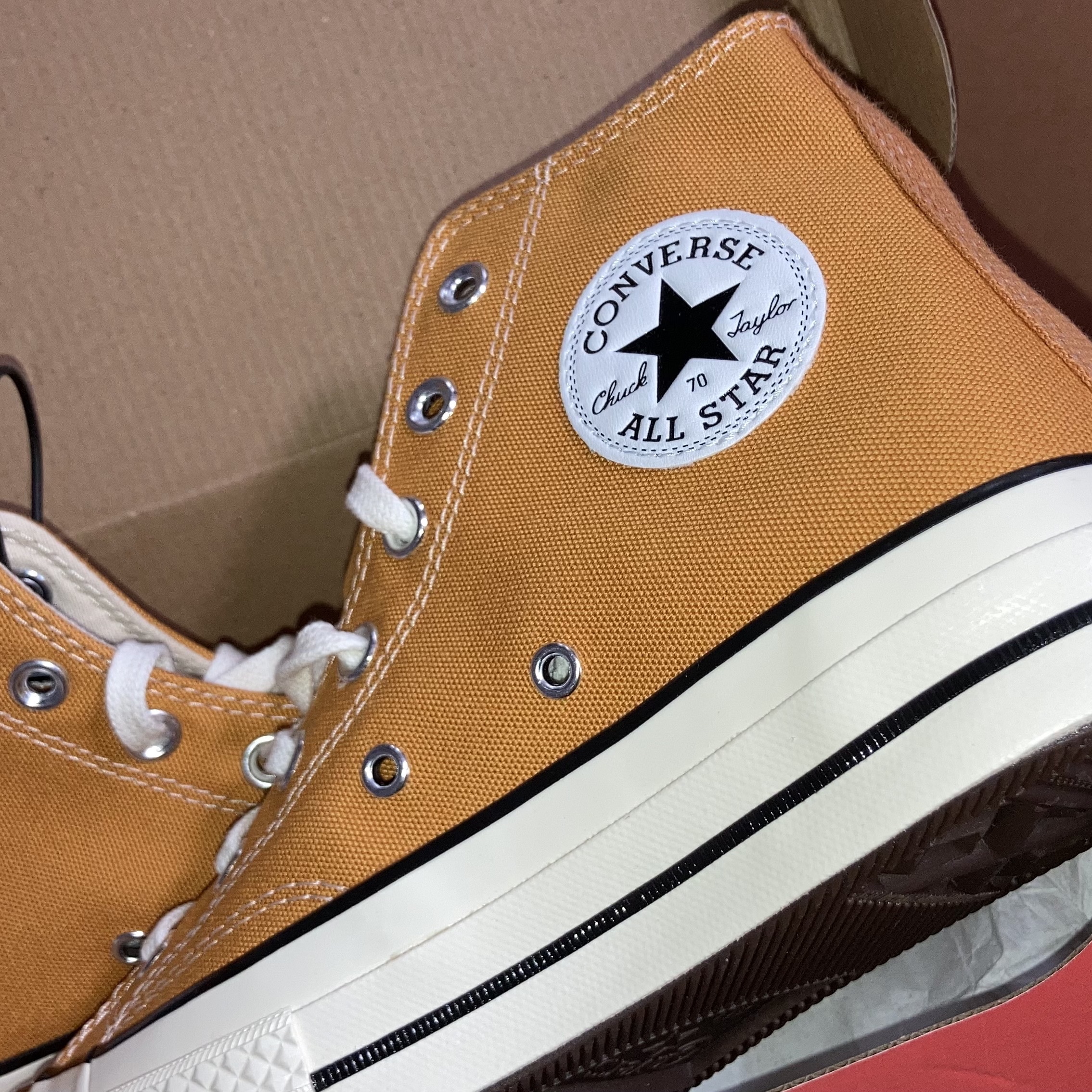 Converse Chuck 70 High Vintage Canvas Sunflower 착용 스타일 - 2
