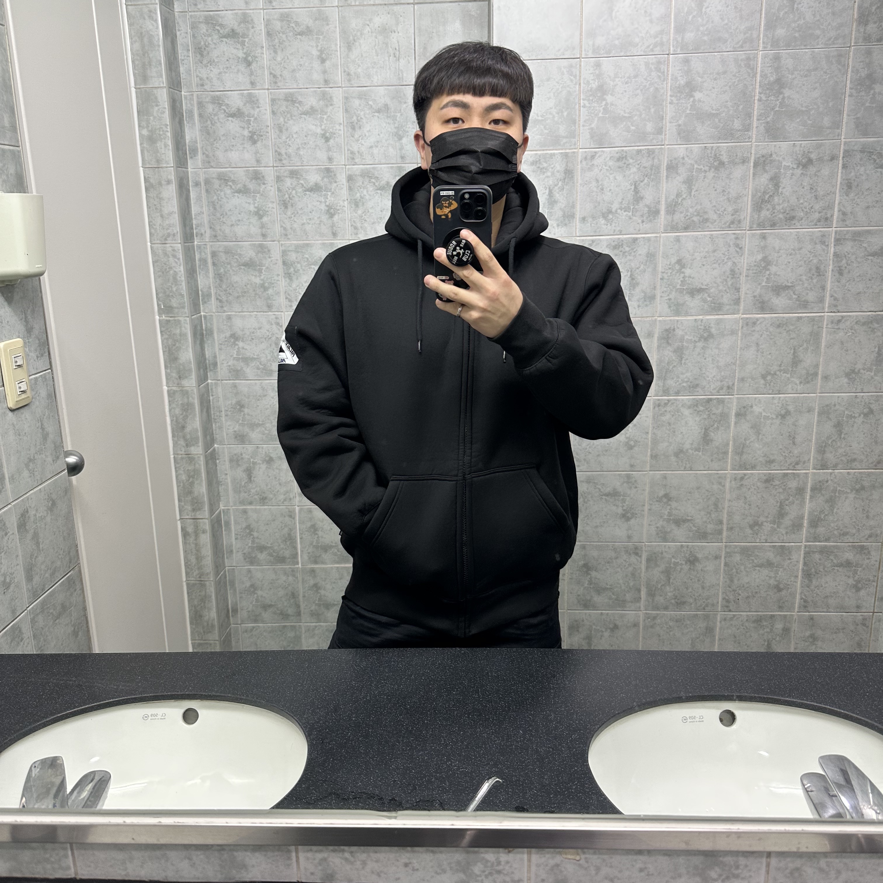 Palace Facemask Shearling Thermal Hood Black - 23SS 착용 스타일 - 2