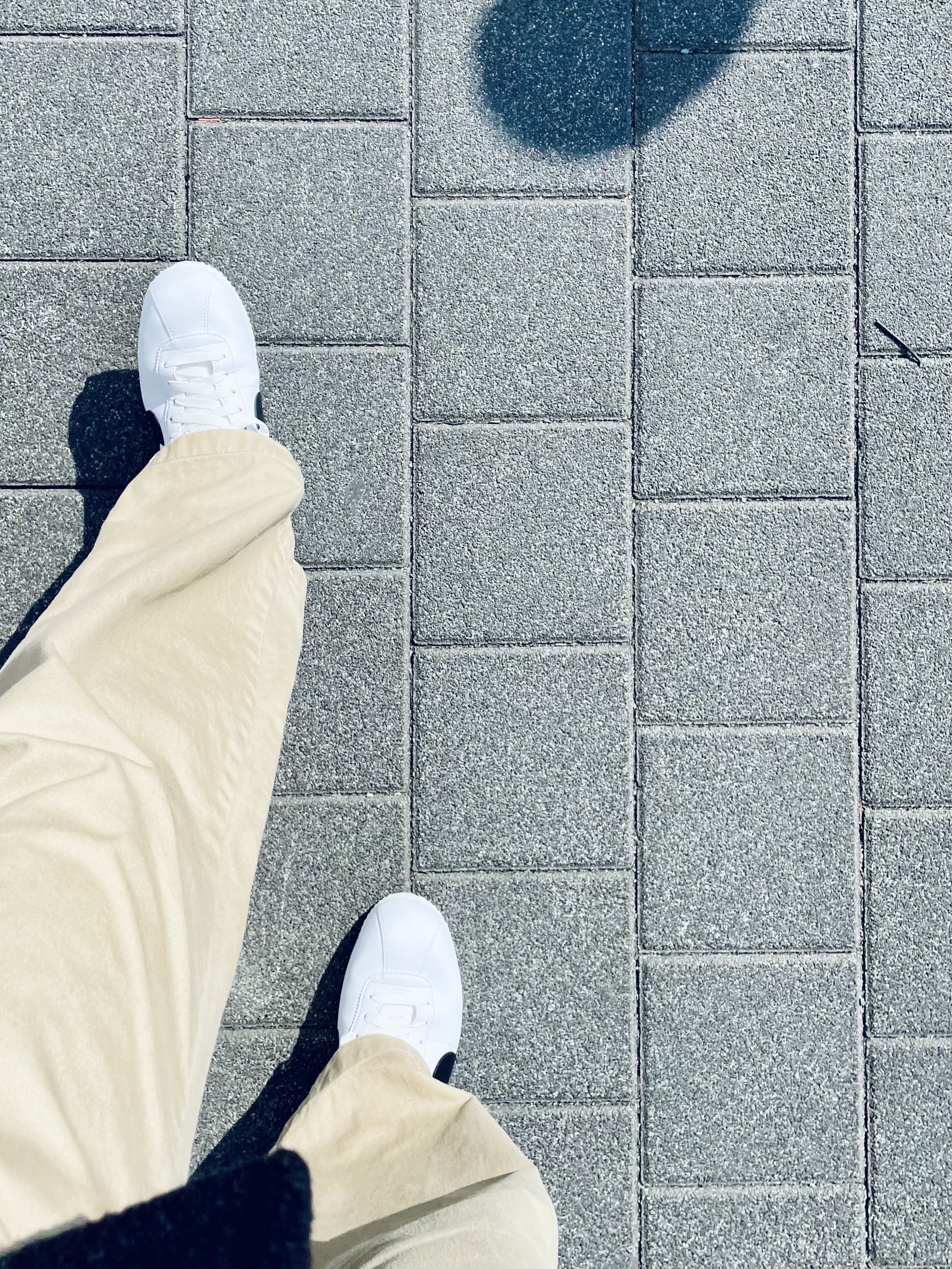 Nike Cortez White and Black 착용 스타일